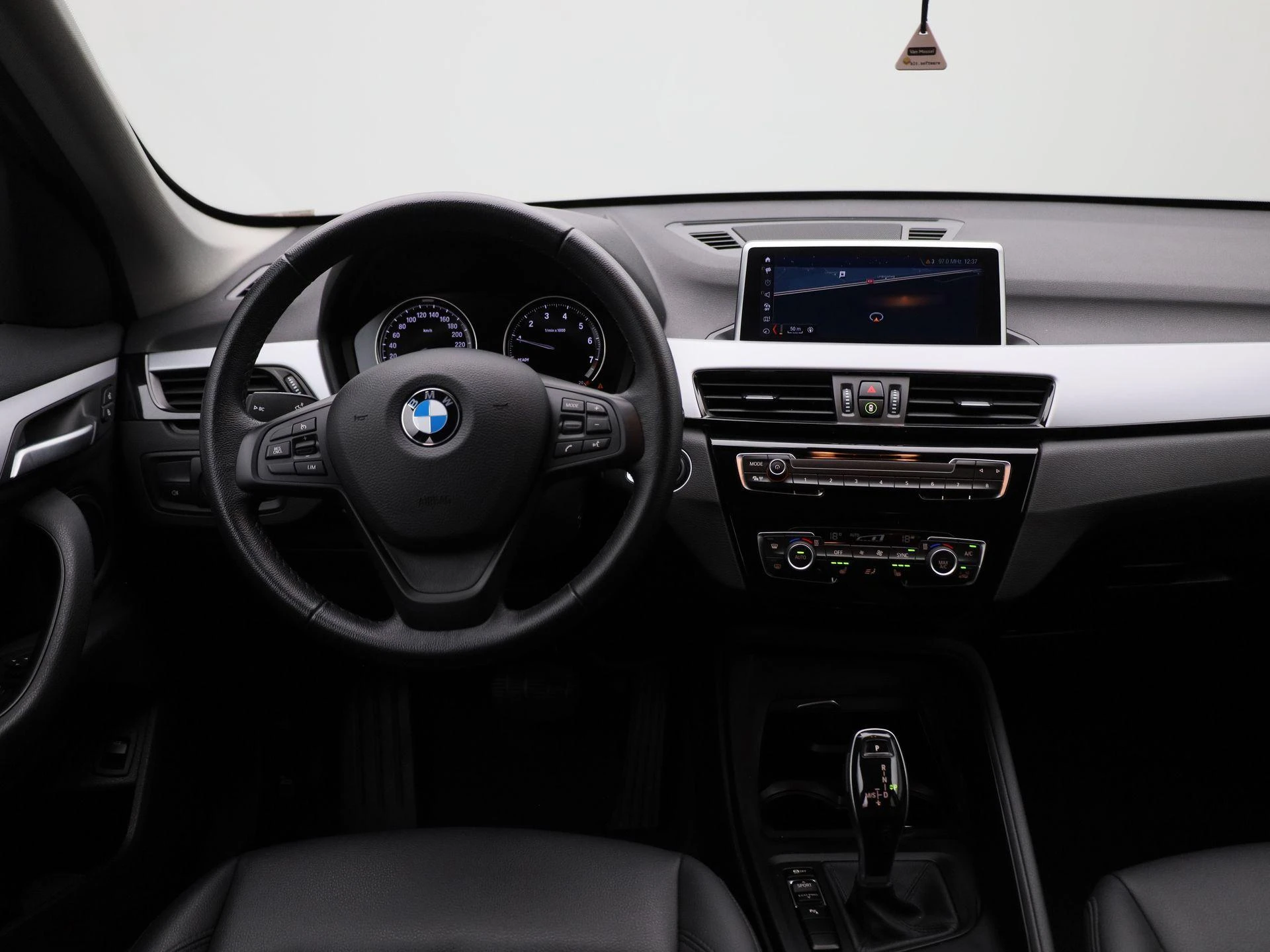 BMW-X1-image-2