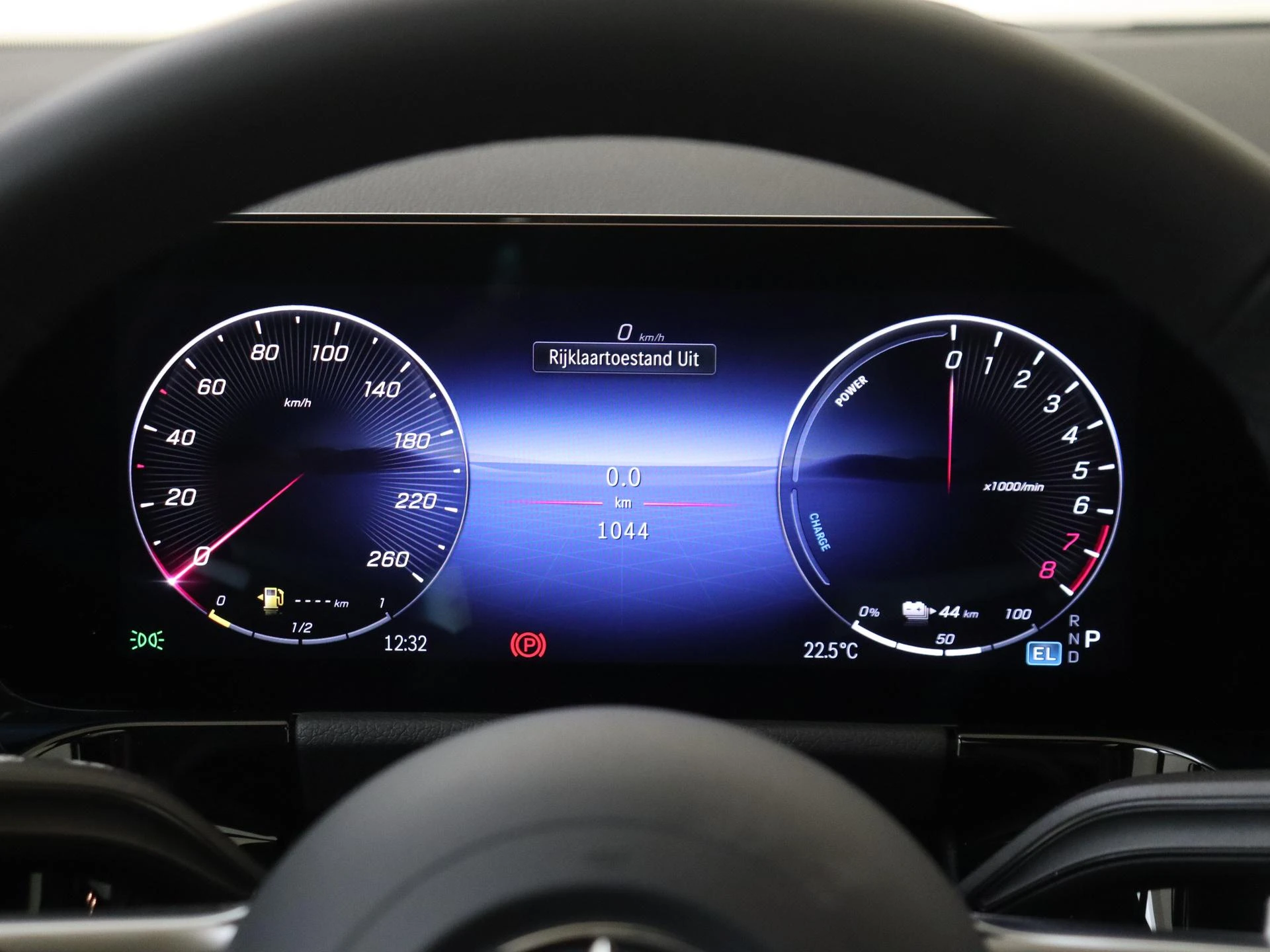 Mercedes-Benz-GLA-image-10