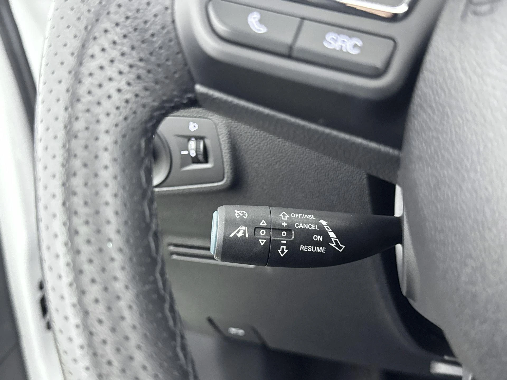 MG-ZS EV-image-5