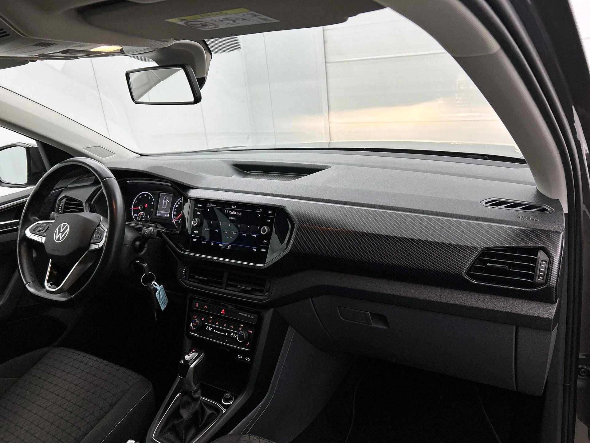 Volkswagen-T-Cross-image-16