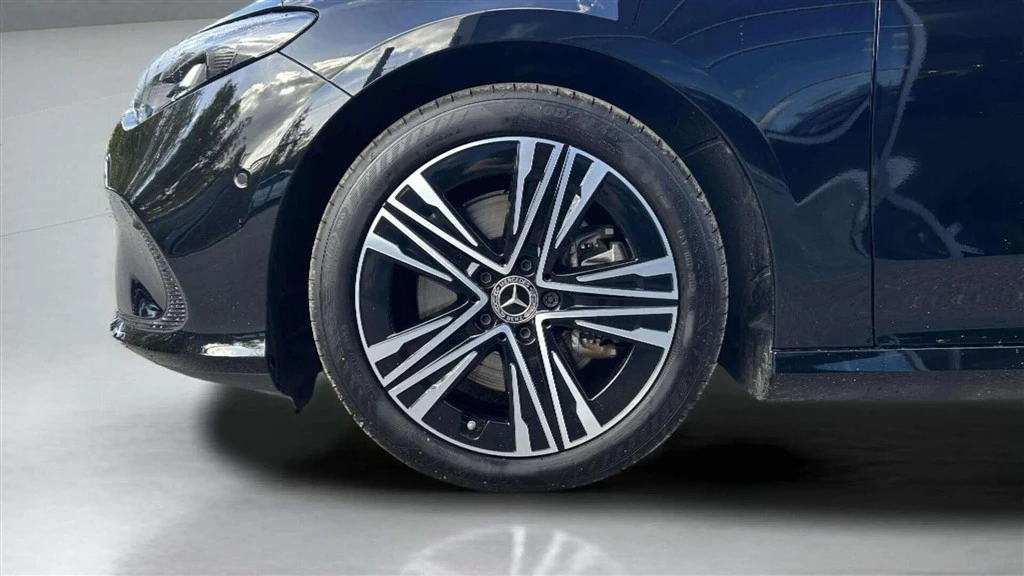 Mercedes-Benz-CLA-image-8