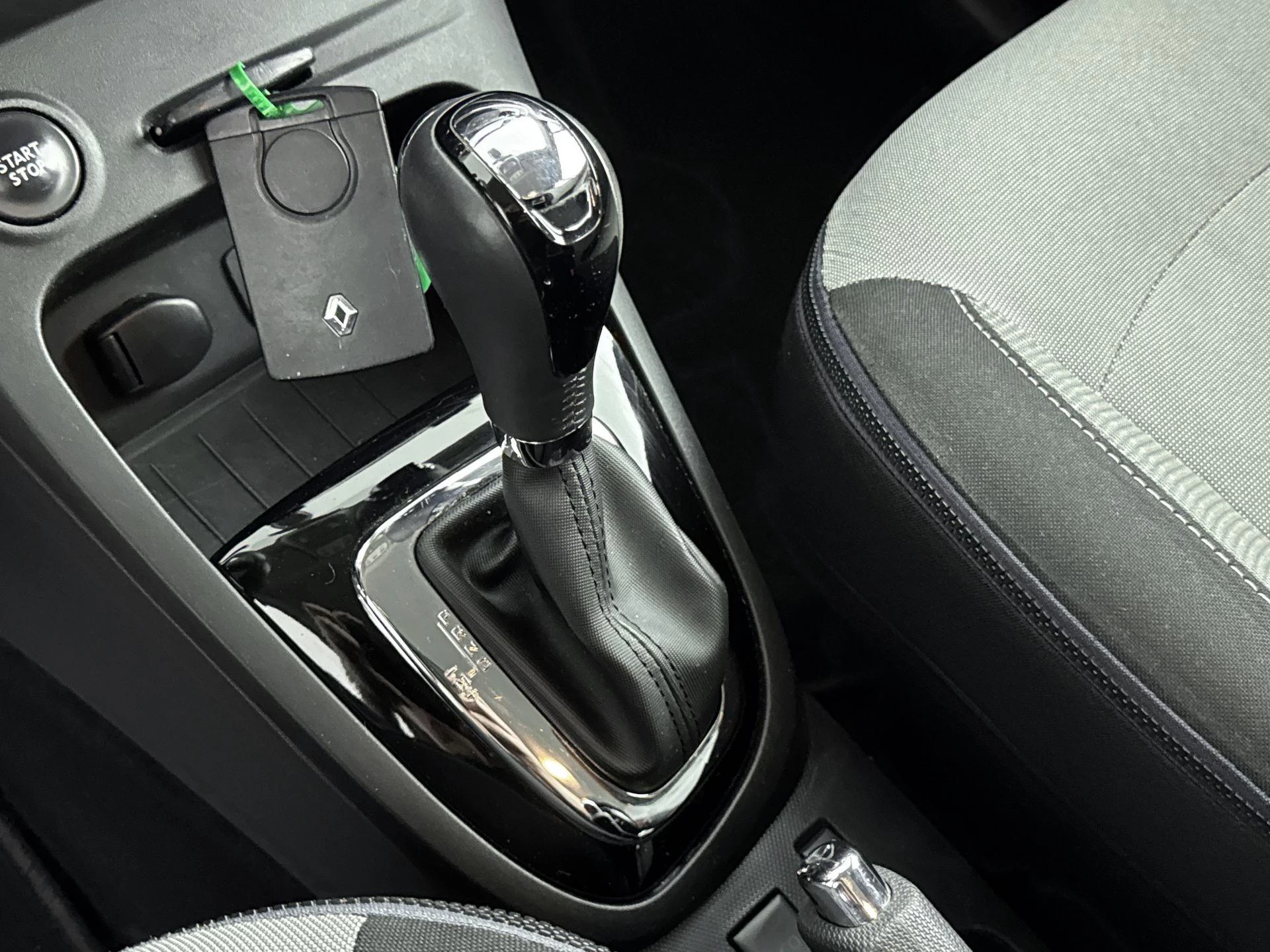 Renault-Captur-image-16