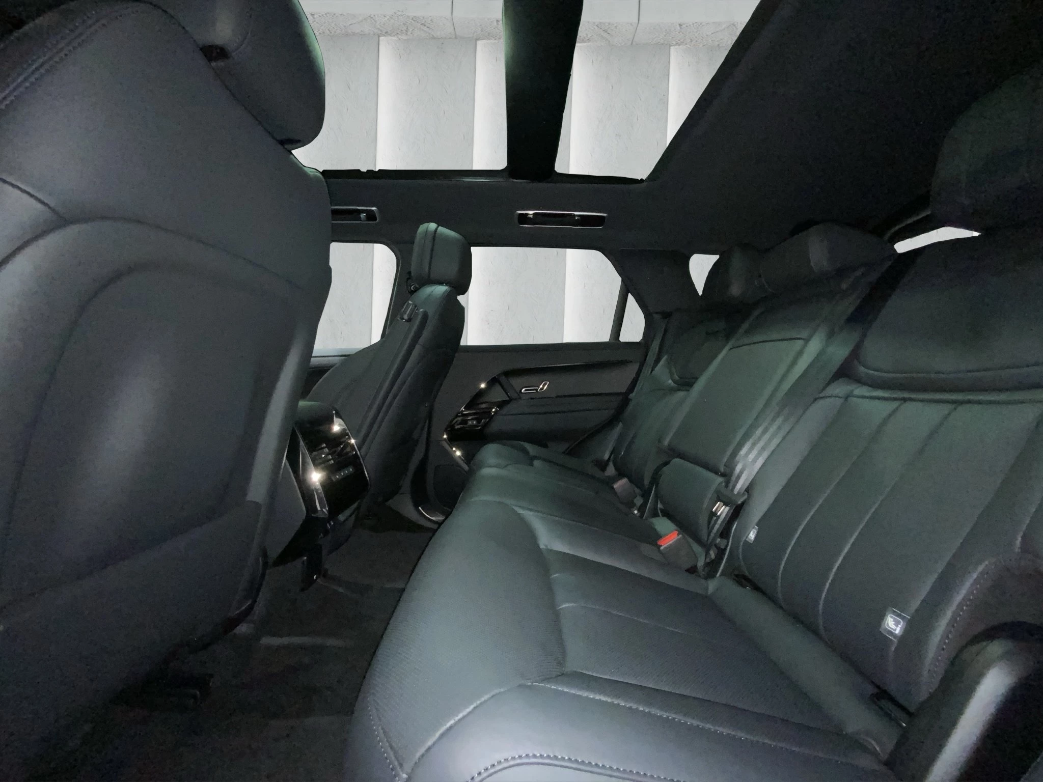 Land Rover Range Rover Sport DYNAMIC SE 3.0 P460e PHEV AWD Automatik Geländewagen. 338 kW. 5-türig