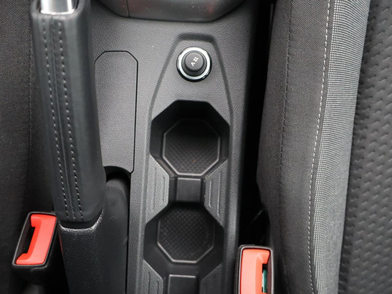 Volkswagen-Polo-image-17