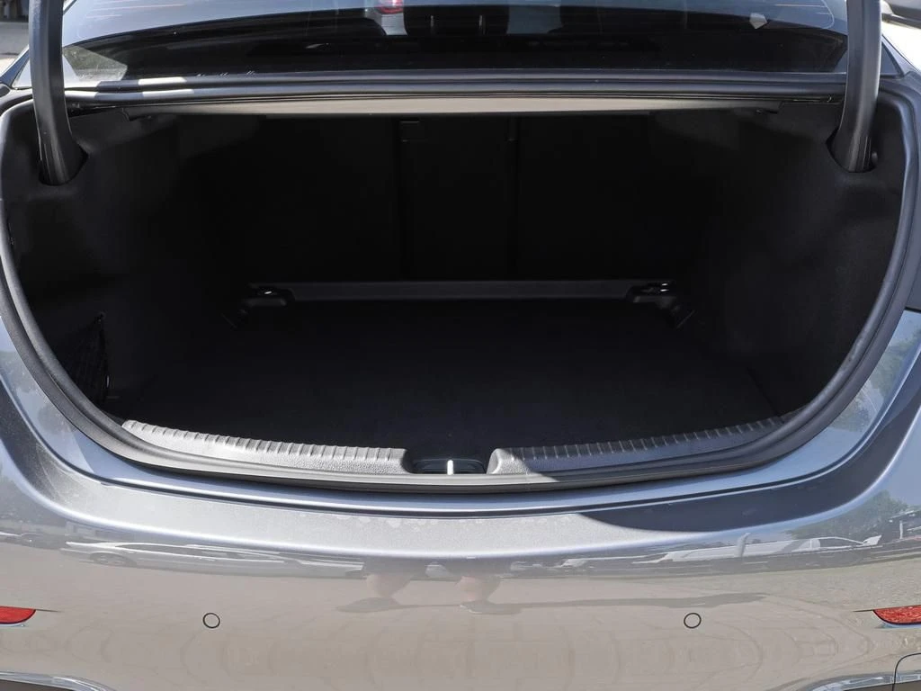 Mercedes-Benz-C-Klasse 300 d-image-15