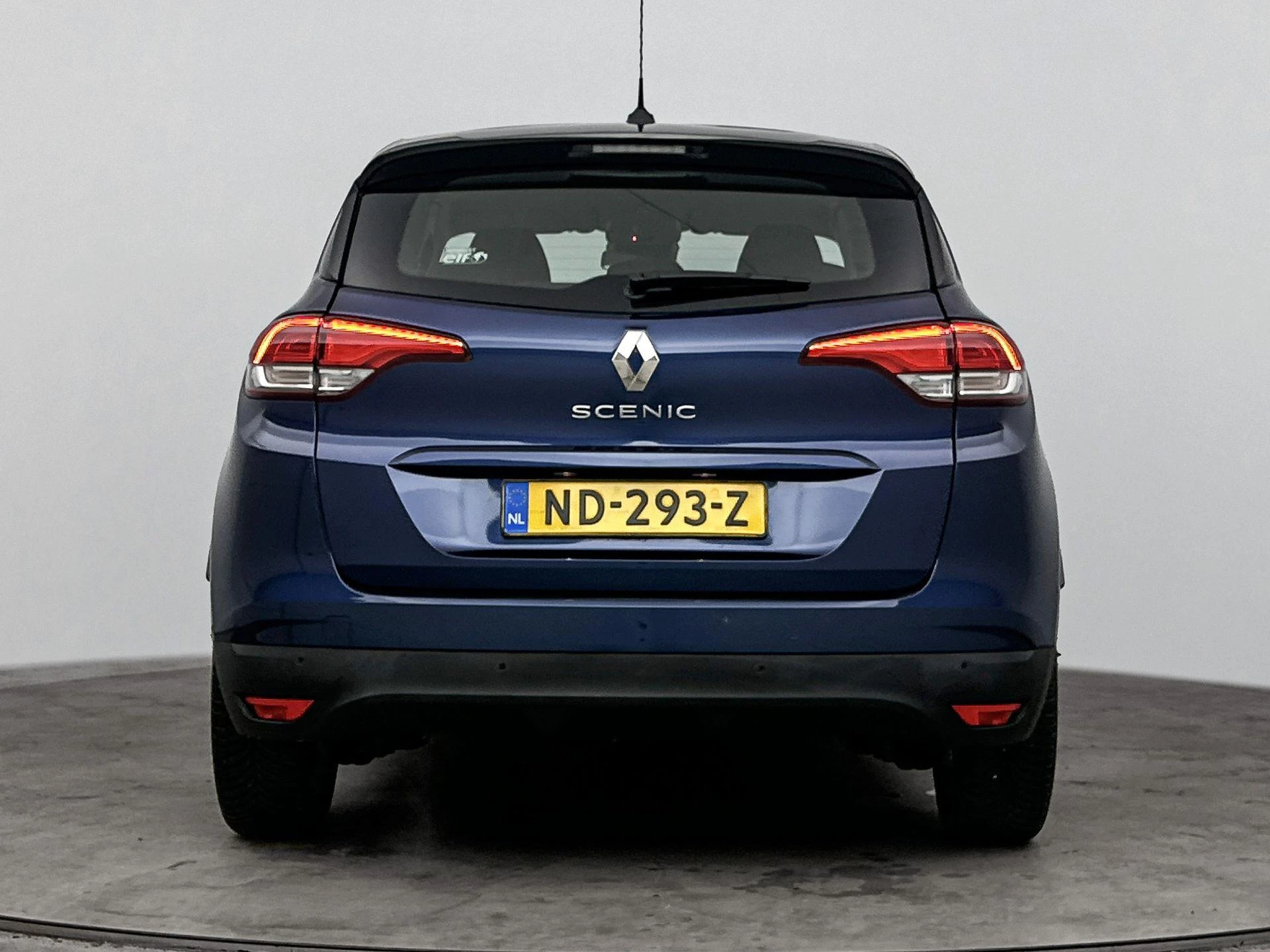 Renault-Scénic-image-2