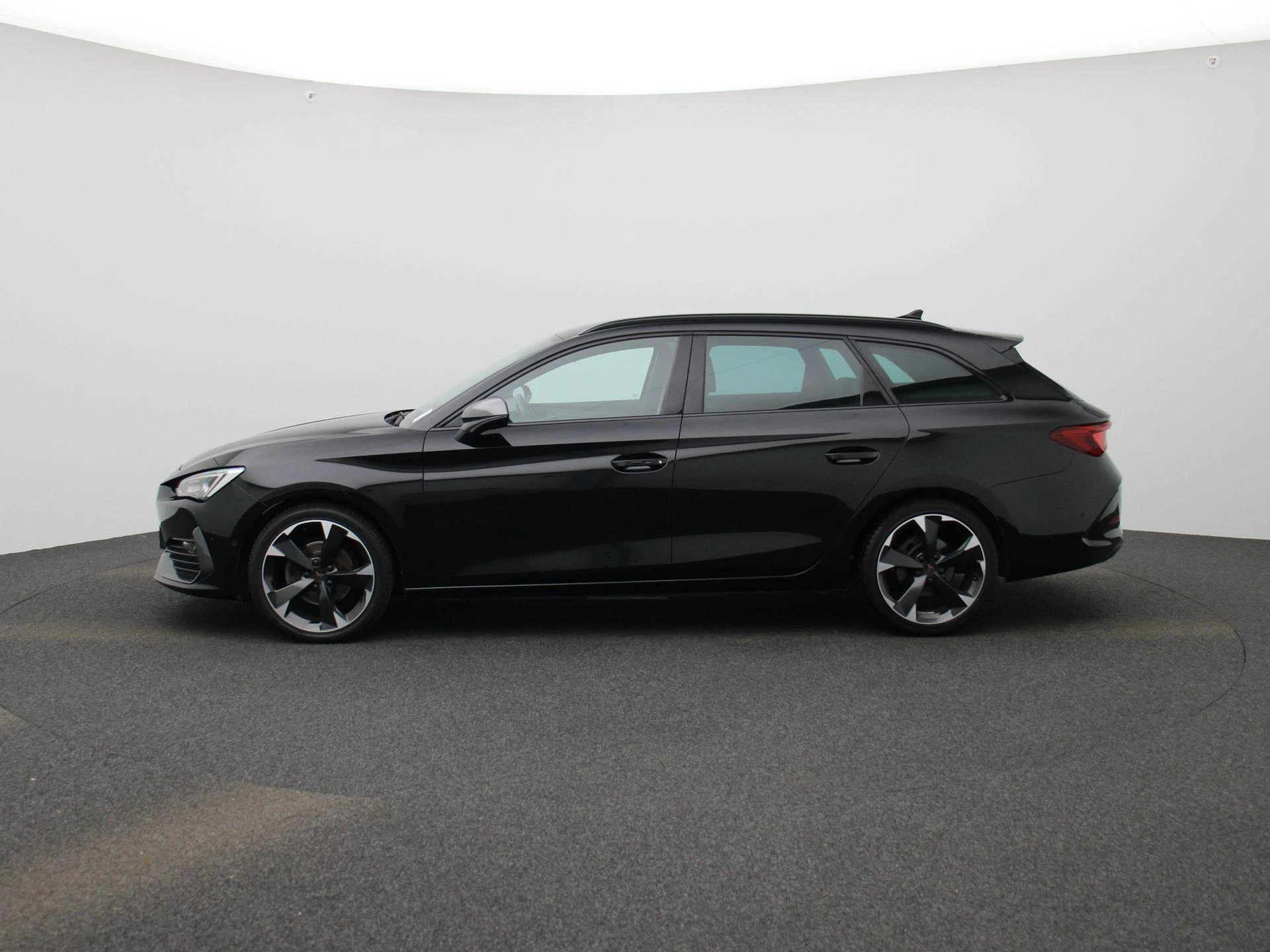 CUPRA-Leon Sportstourer-image-4