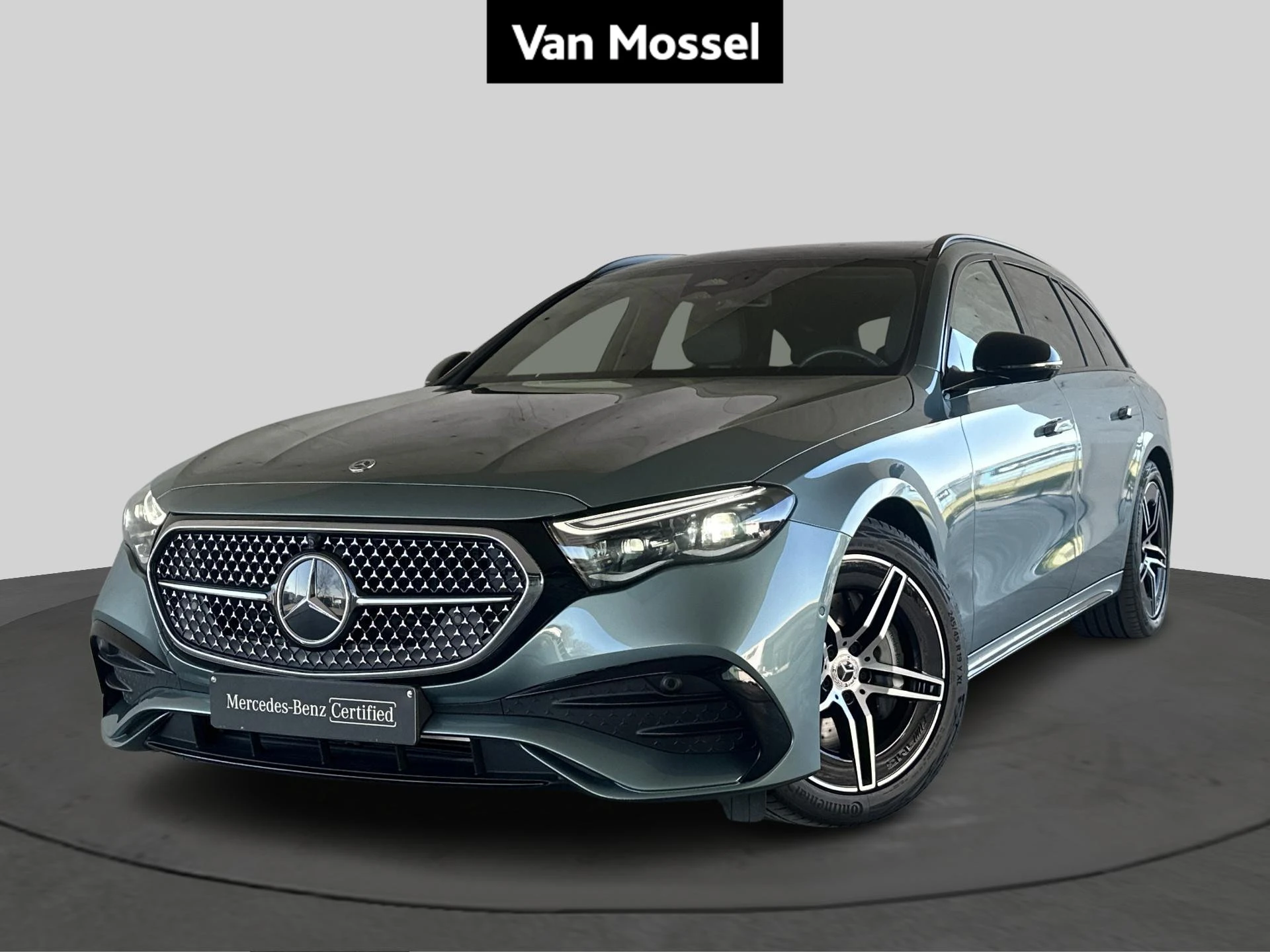 Mercedes-Benz-E-Klasse-image-0