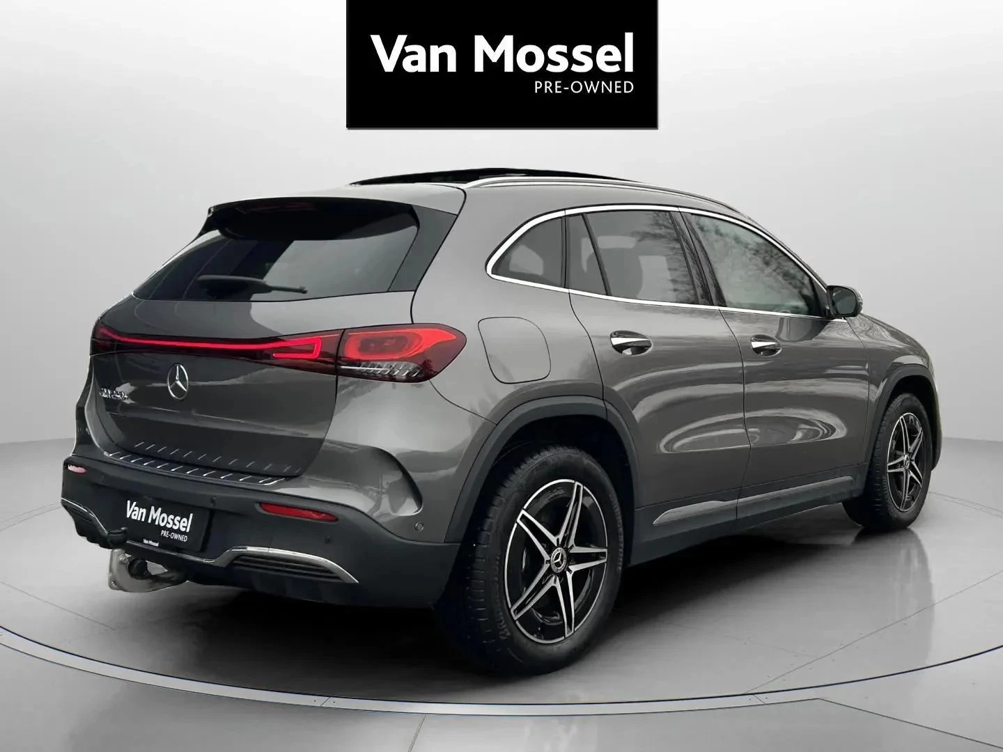 Mercedes-Benz-EQA-image-4