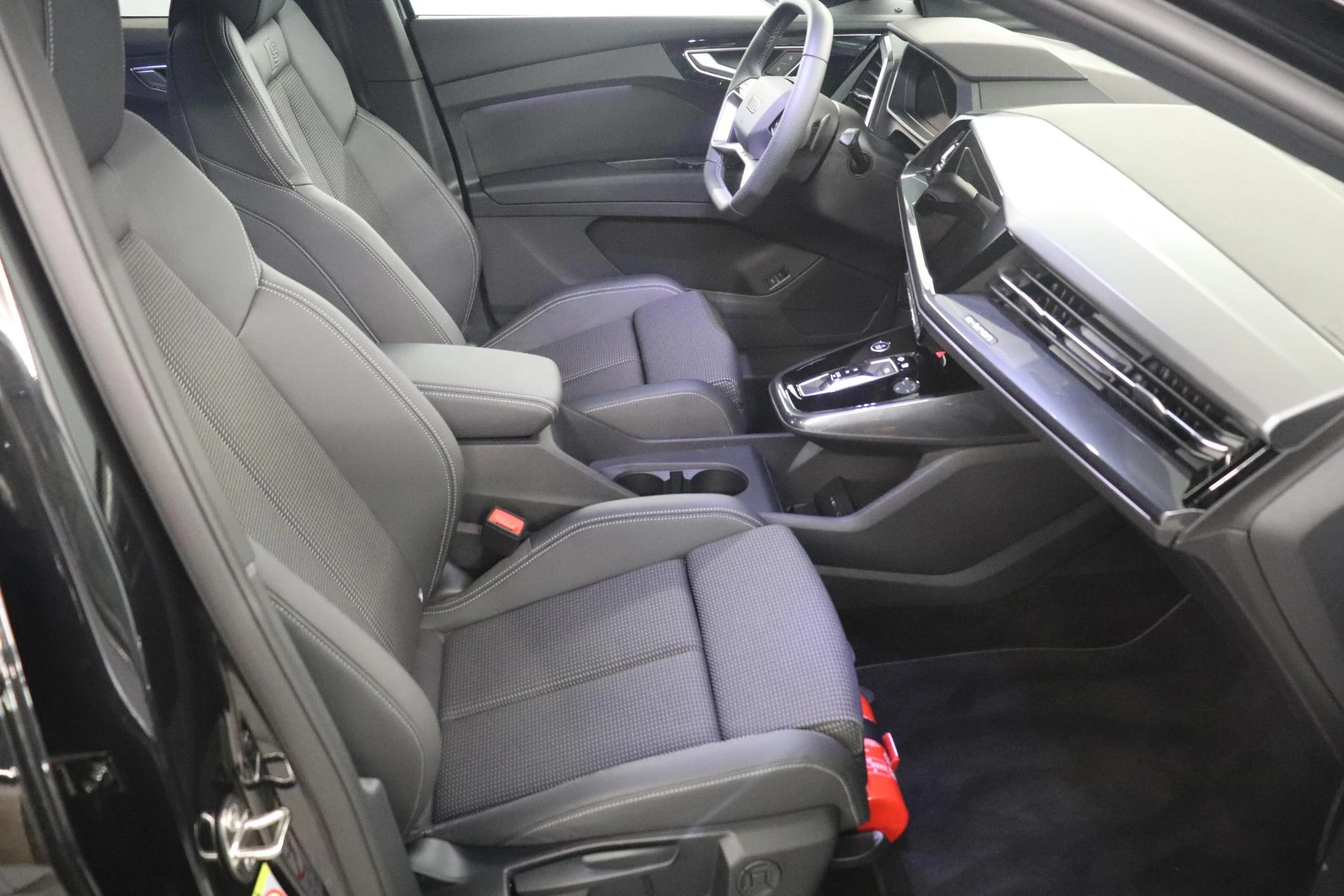 Audi-Q4 e-tron-image-7