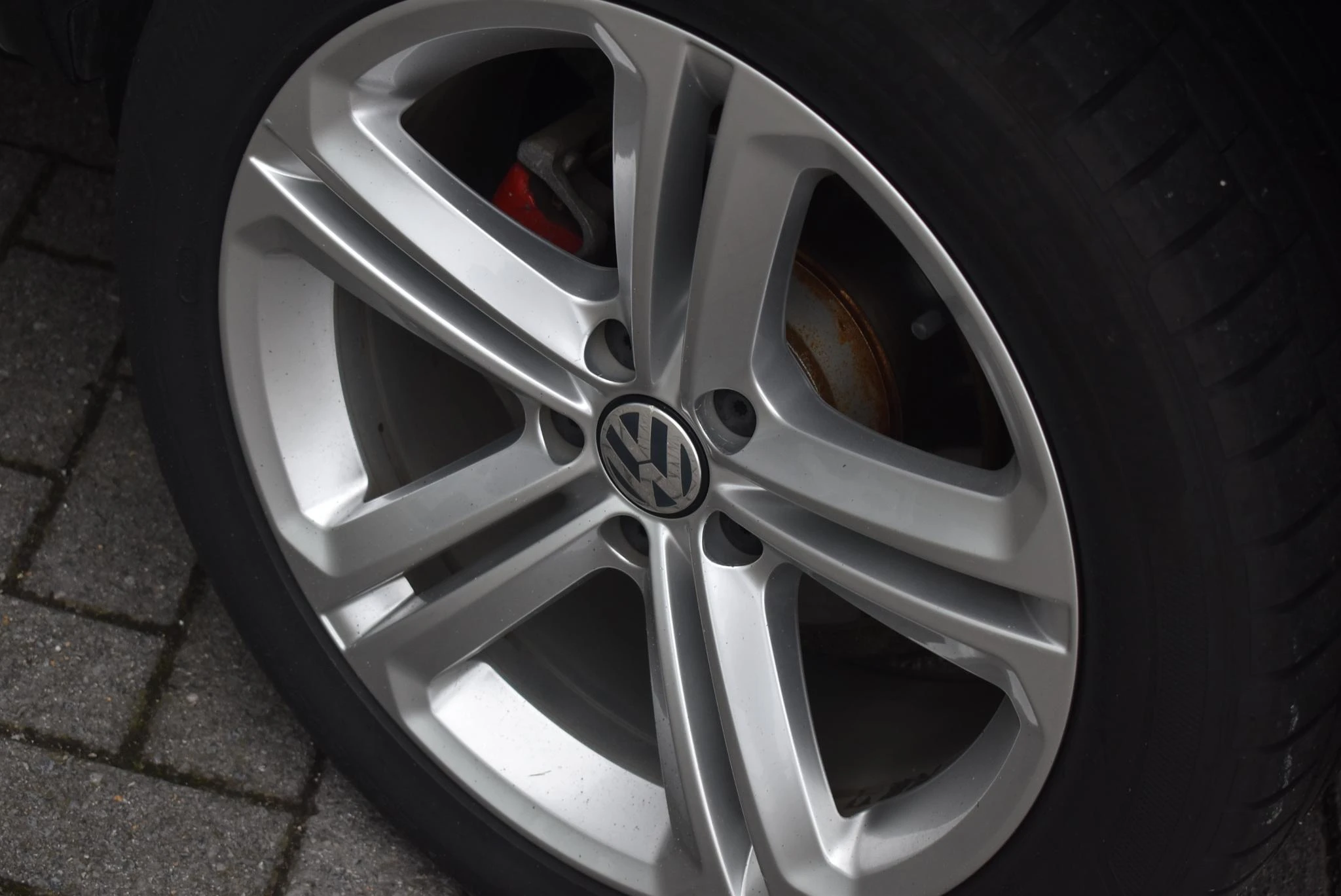 Volkswagen-Tiguan-image-13