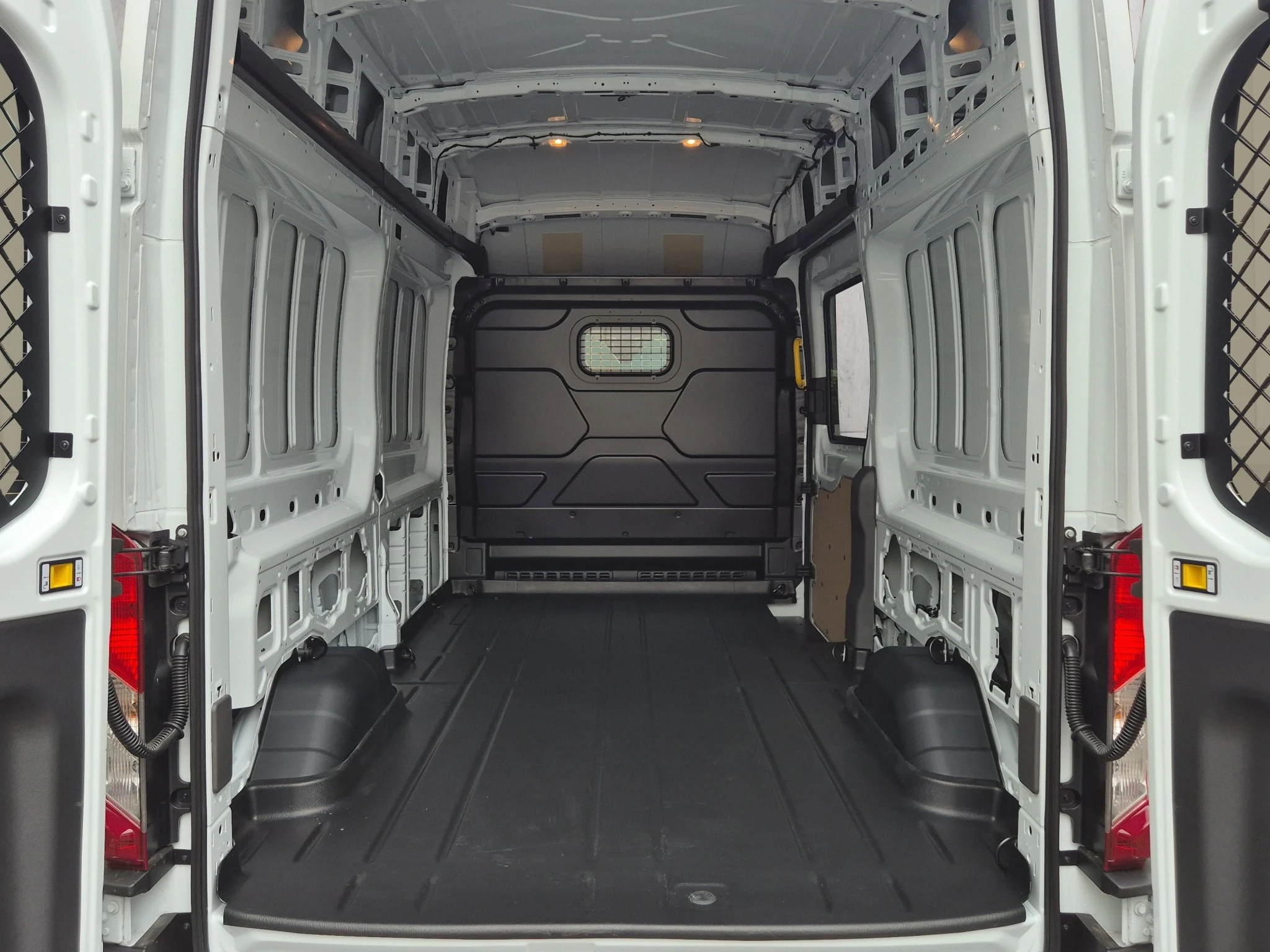Ford-Transit-image-16