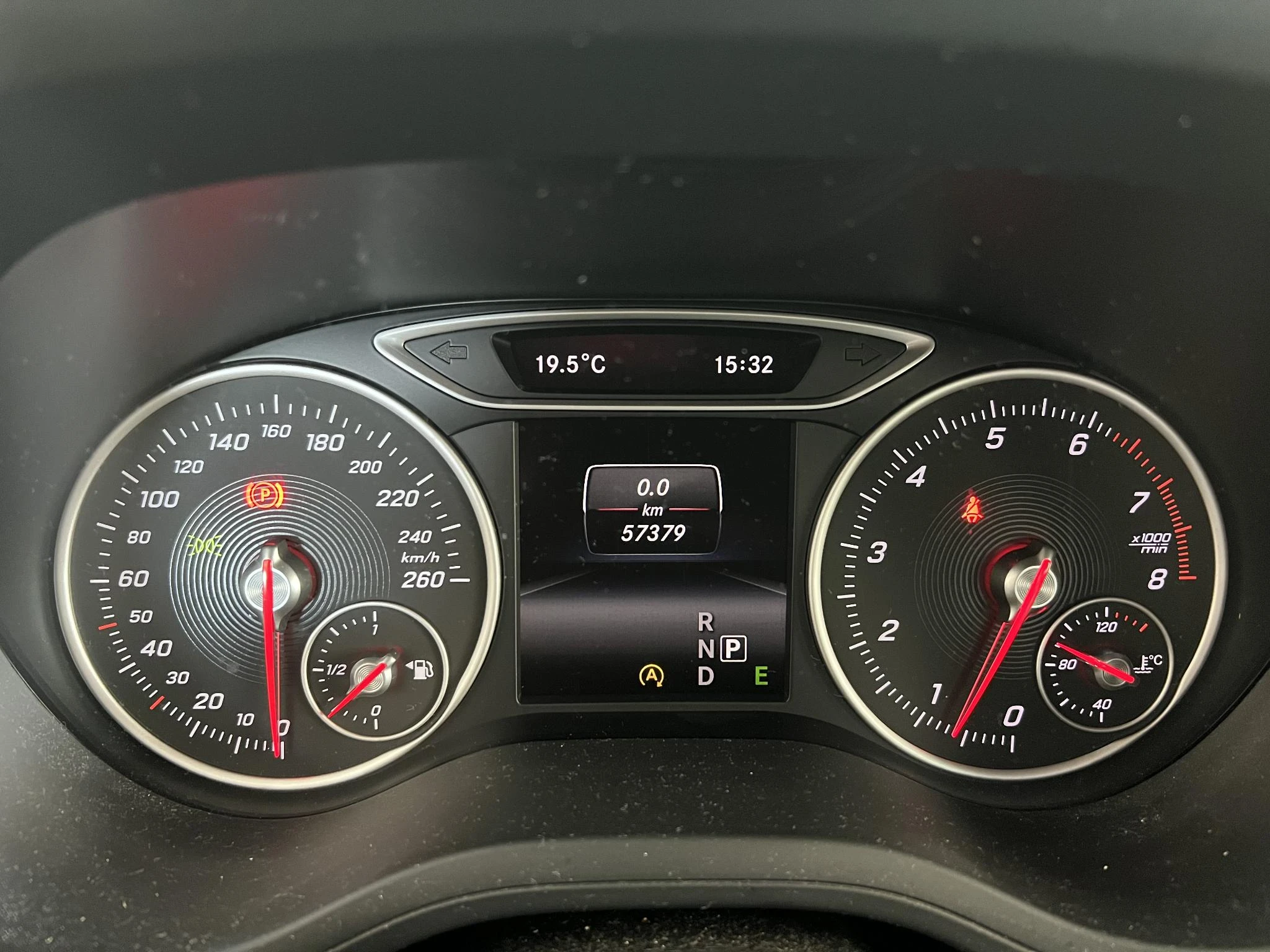 Mercedes-Benz-B-Klasse-image-14