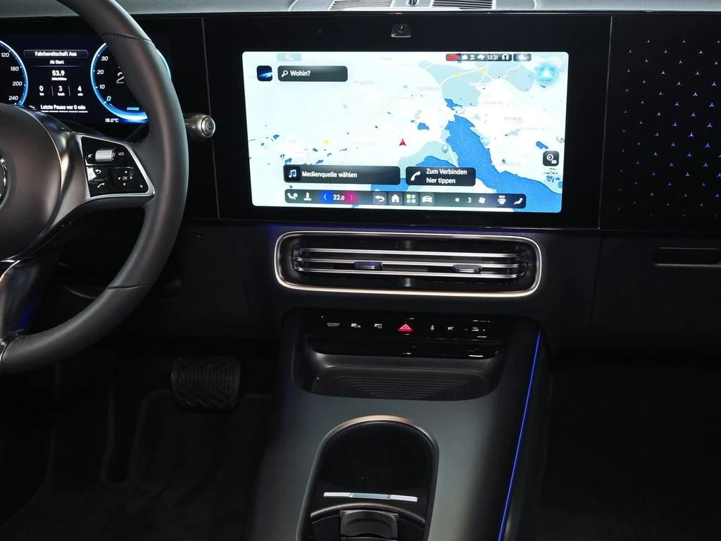 Mercedes-Benz-GLB 250+-image-8