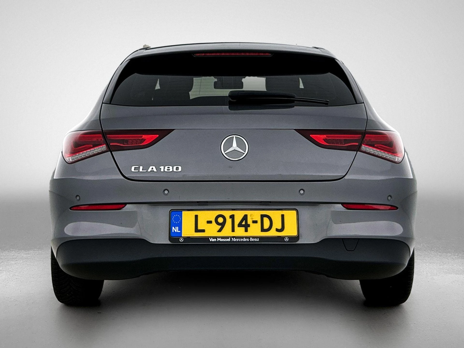 Mercedes-Benz-CLA-image-2