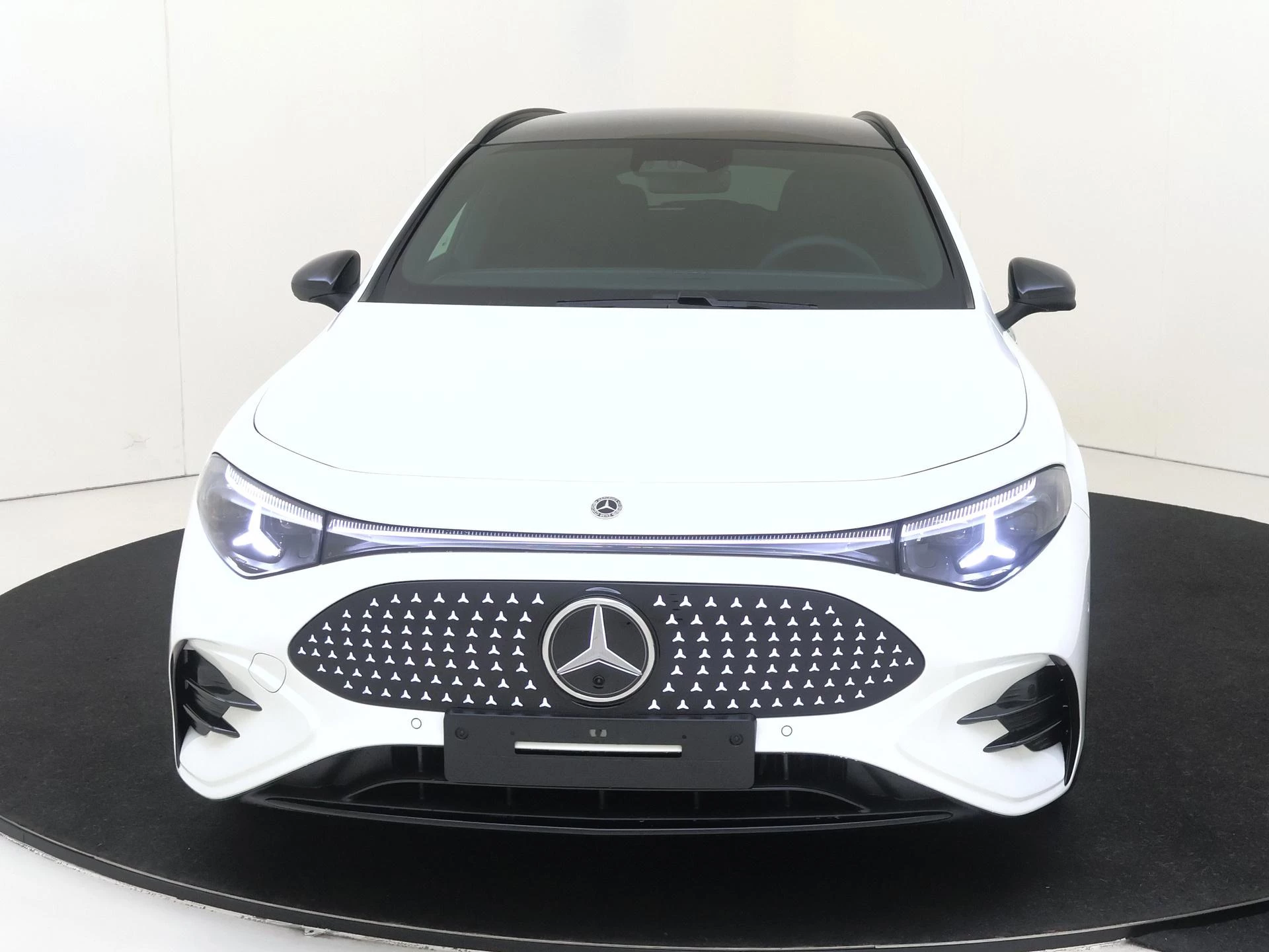 Mercedes-Benz-CLA-image-5