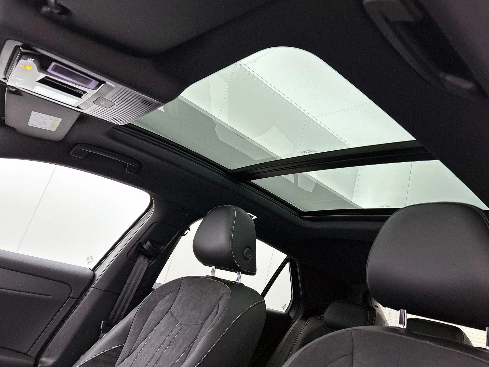 Volkswagen T-Roc 1.5 eTsi Style First Edition 116 PK Automaat