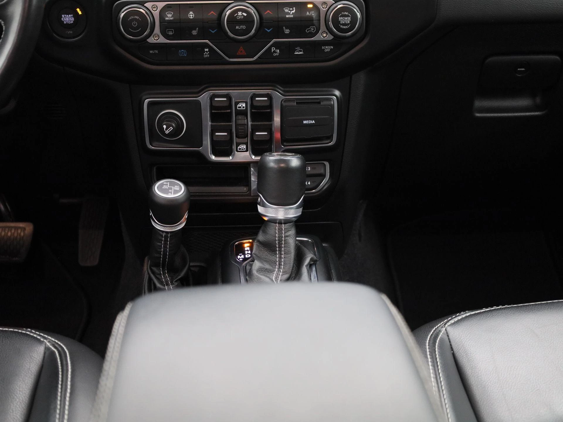 Jeep Wrangler 2.0T Sahara 4xe 380pk