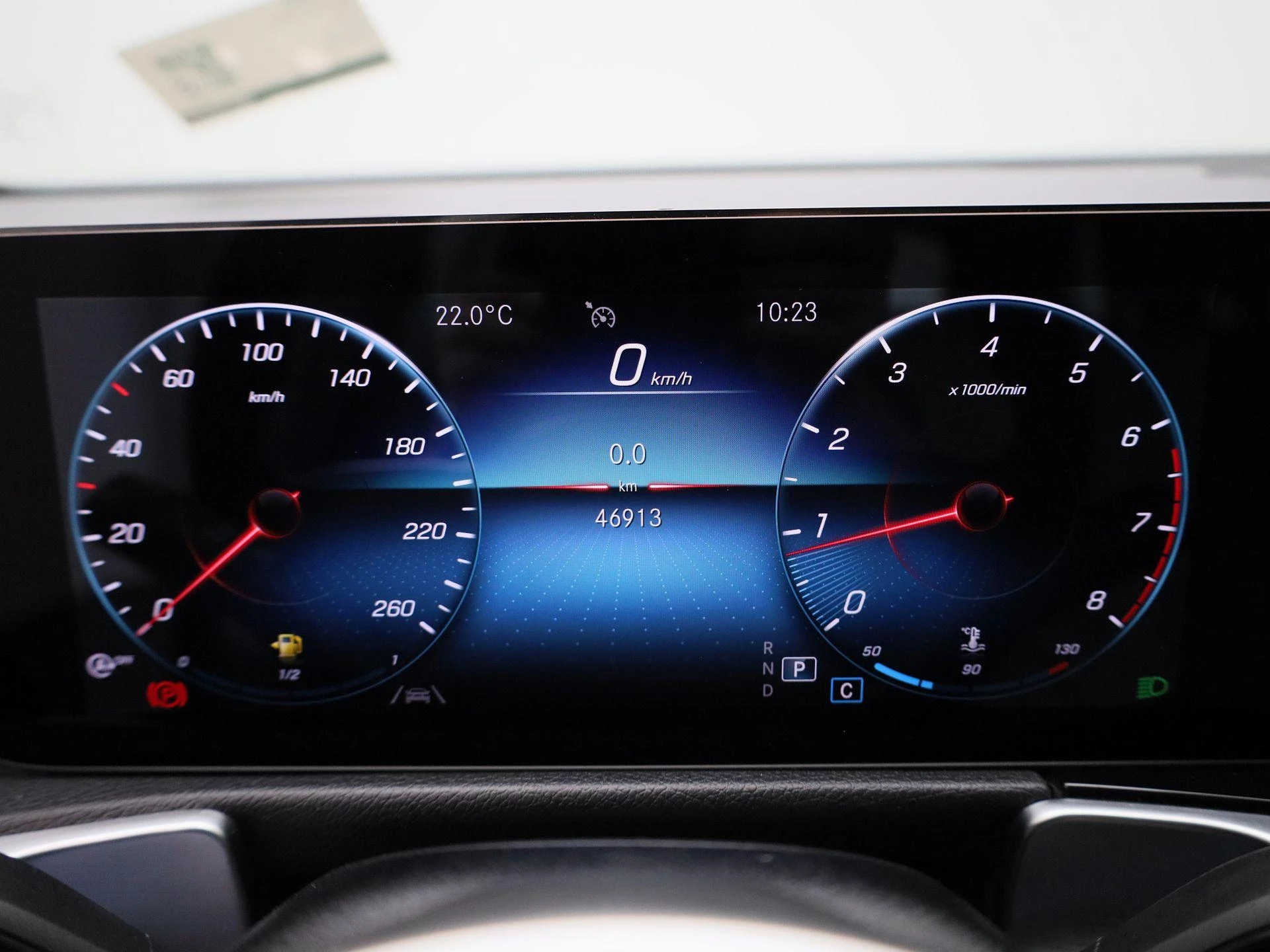 Mercedes-Benz GLB 200 LUXURY LINE + LEDER + PANO + 7-ZIT + CARPLAY +