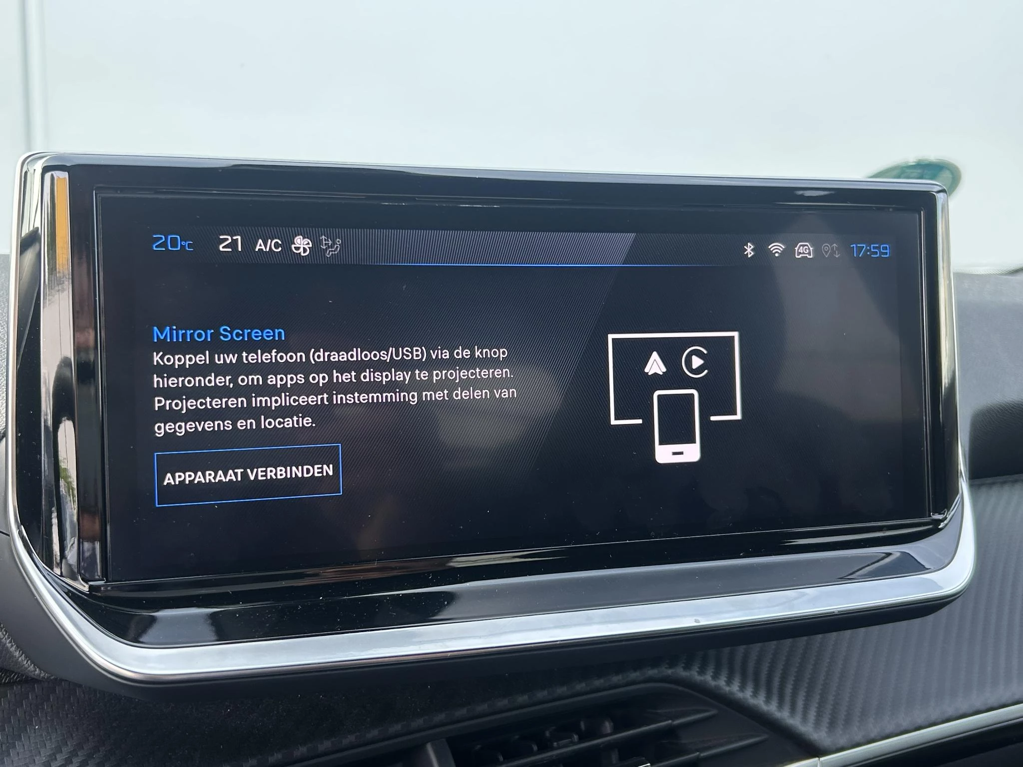 Peugeot 2008 1.2 Hybrid 145 Allure