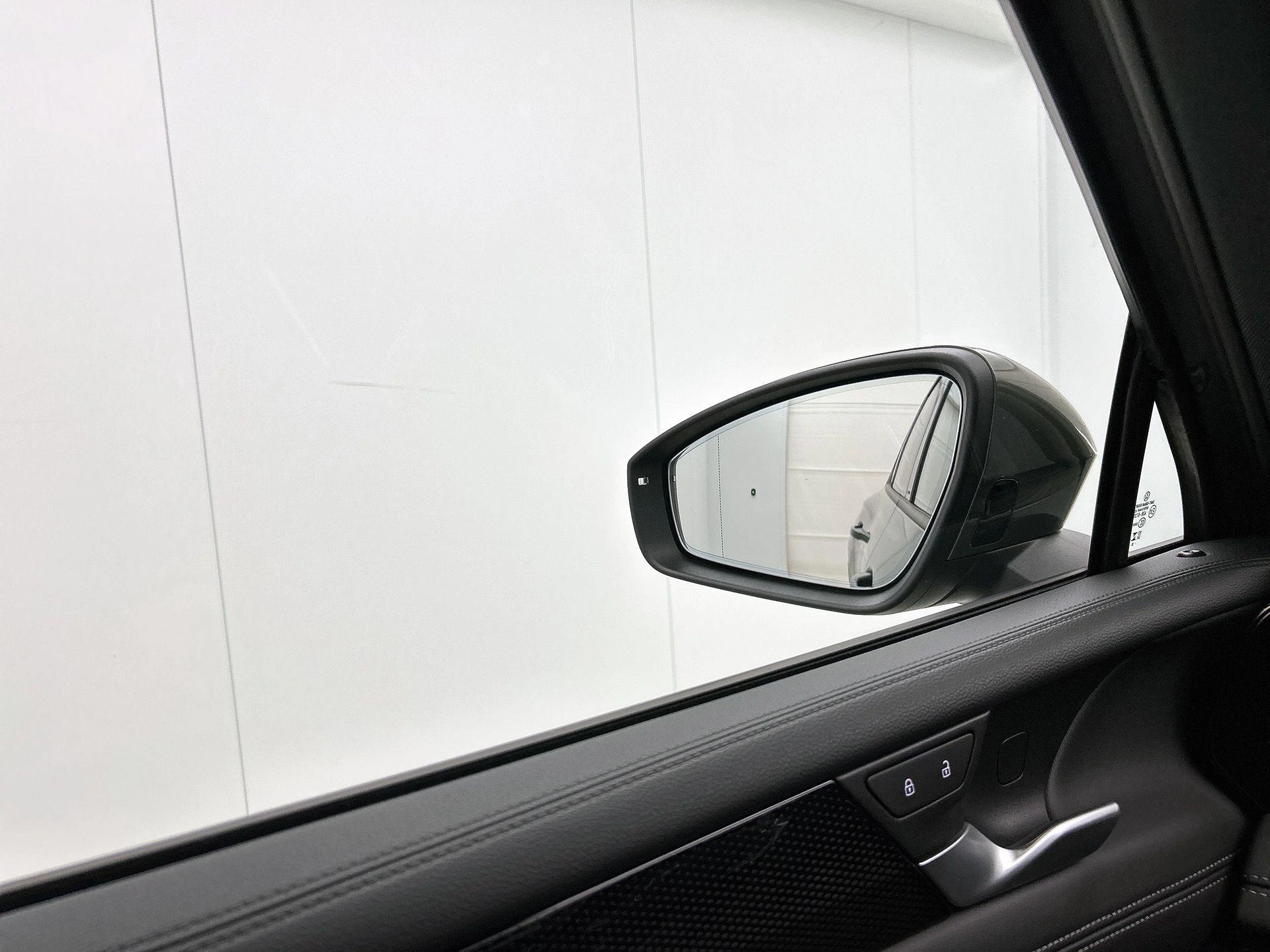 Volkswagen-Tiguan-image-16