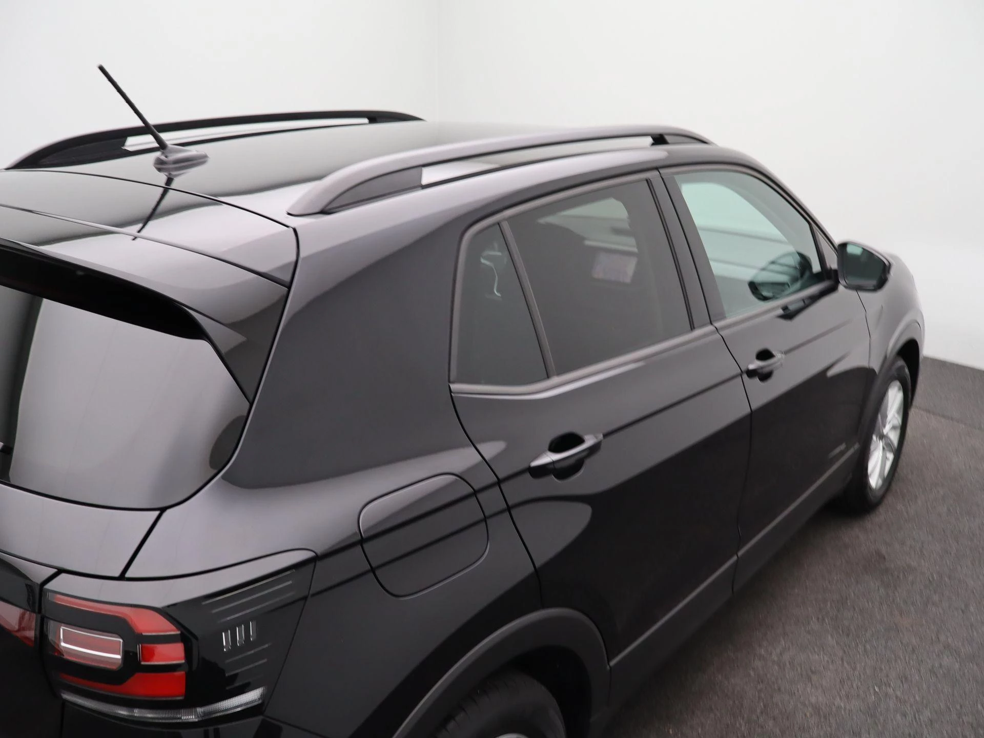 Volkswagen-T-Cross-image-38