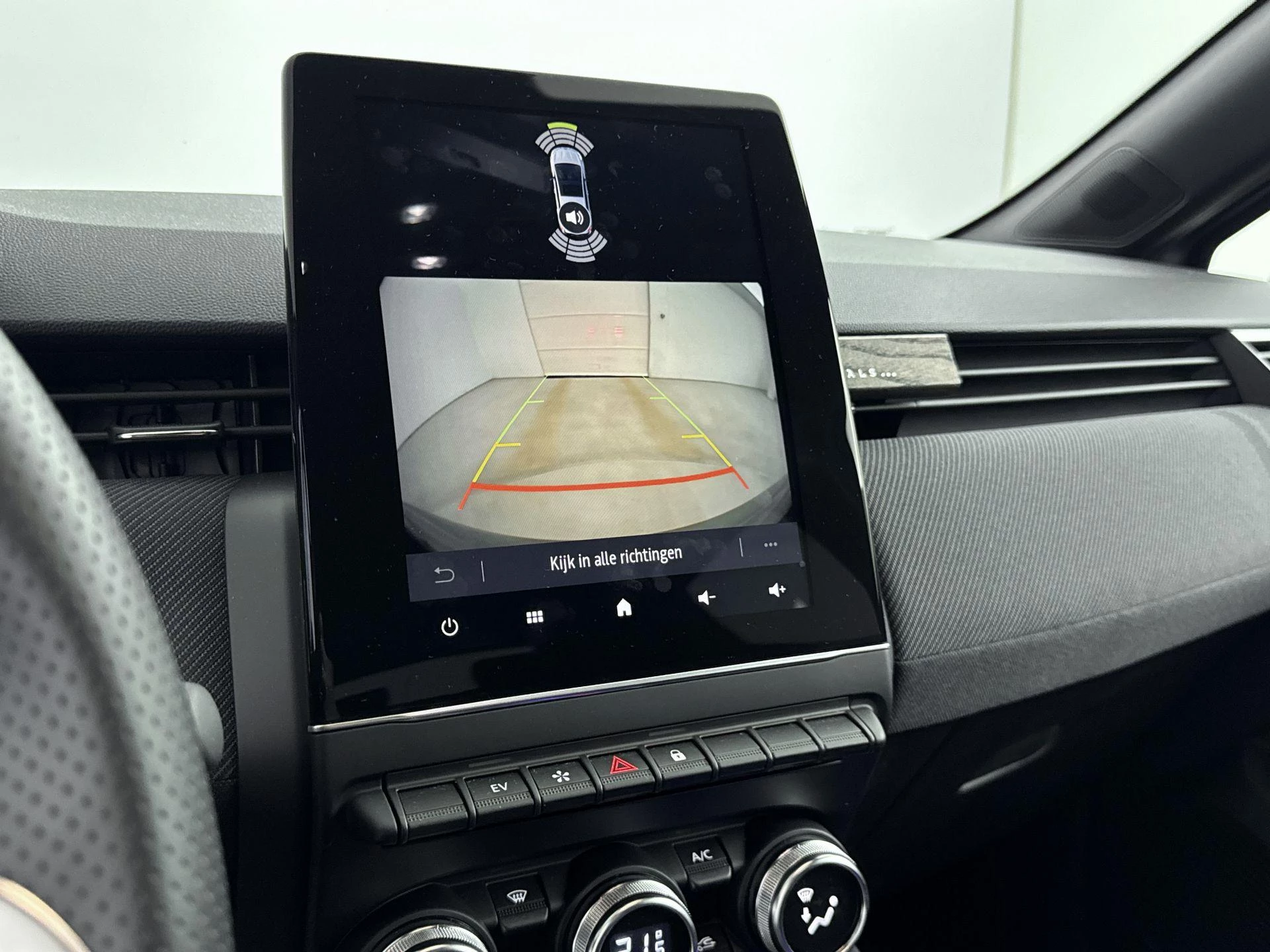 Renault-Clio-image-9