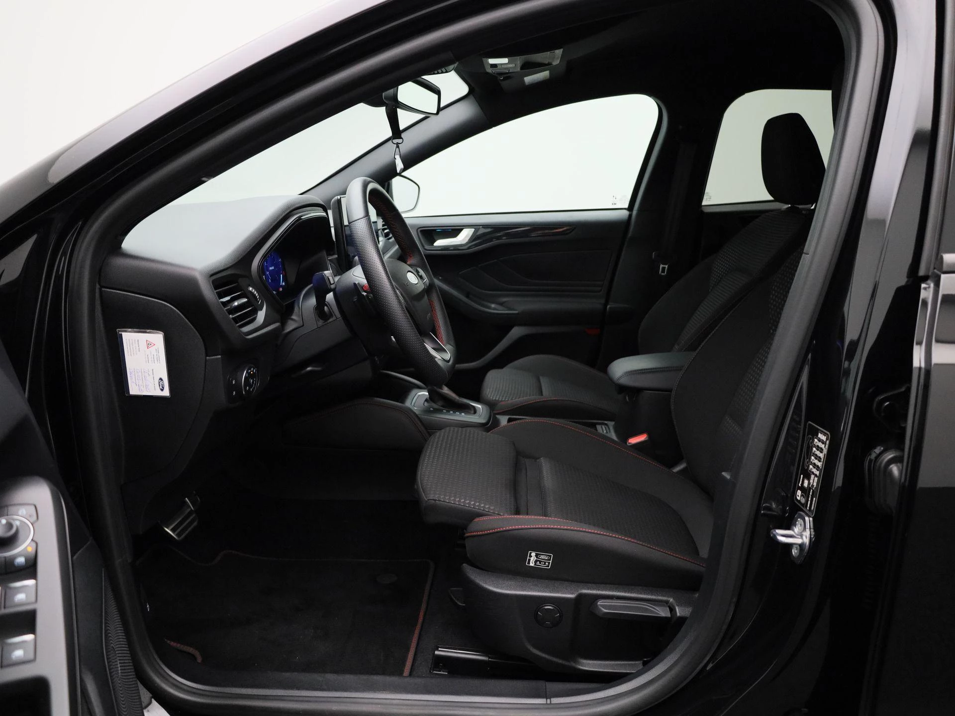 Ford Focus Wagon 1.0 EcoBoost Hybrid ST Line X