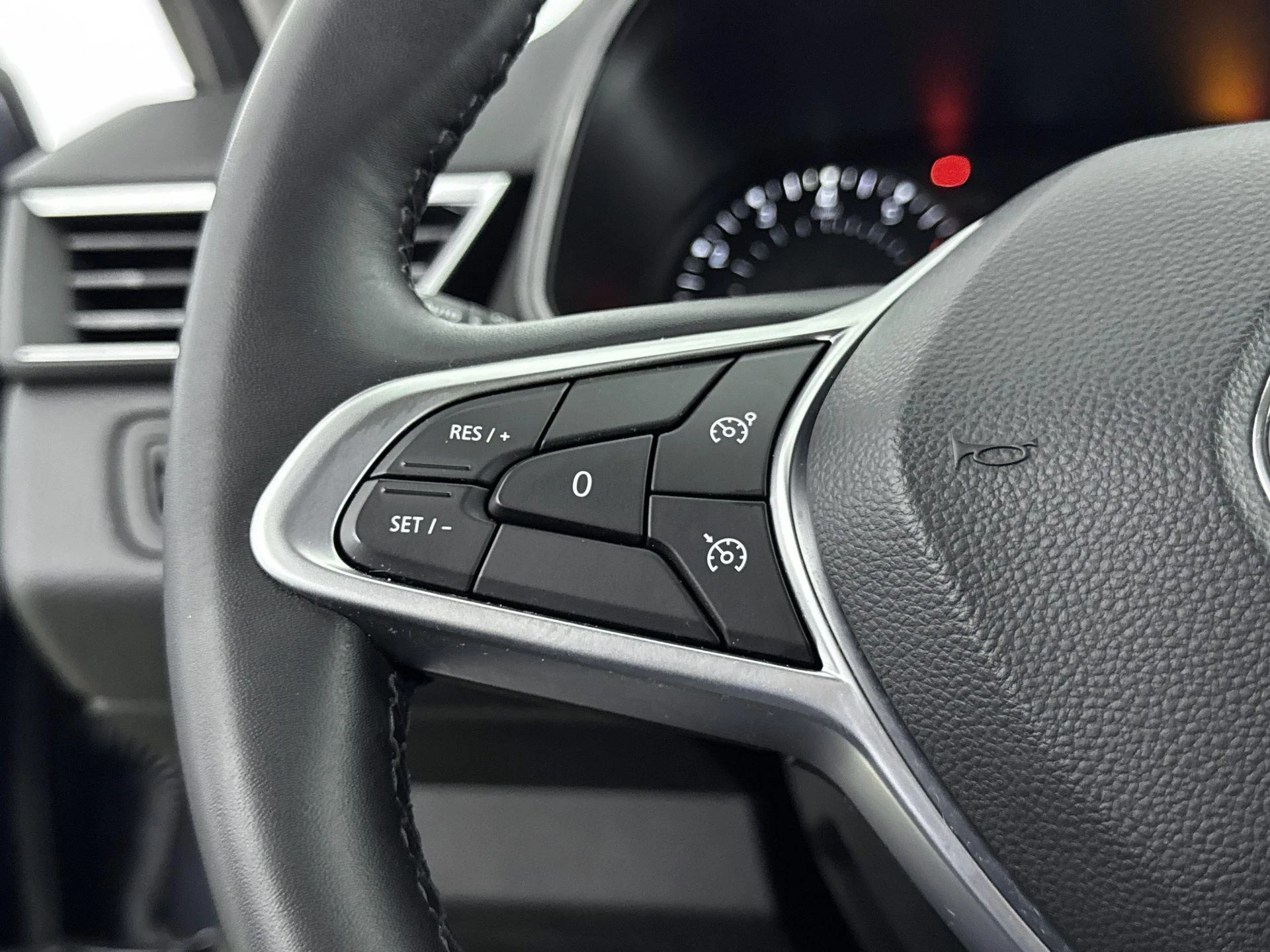 Renault-Clio-image-5