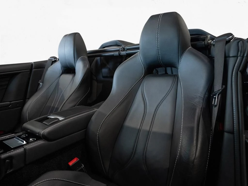 Aston Martin-DBS-image-12