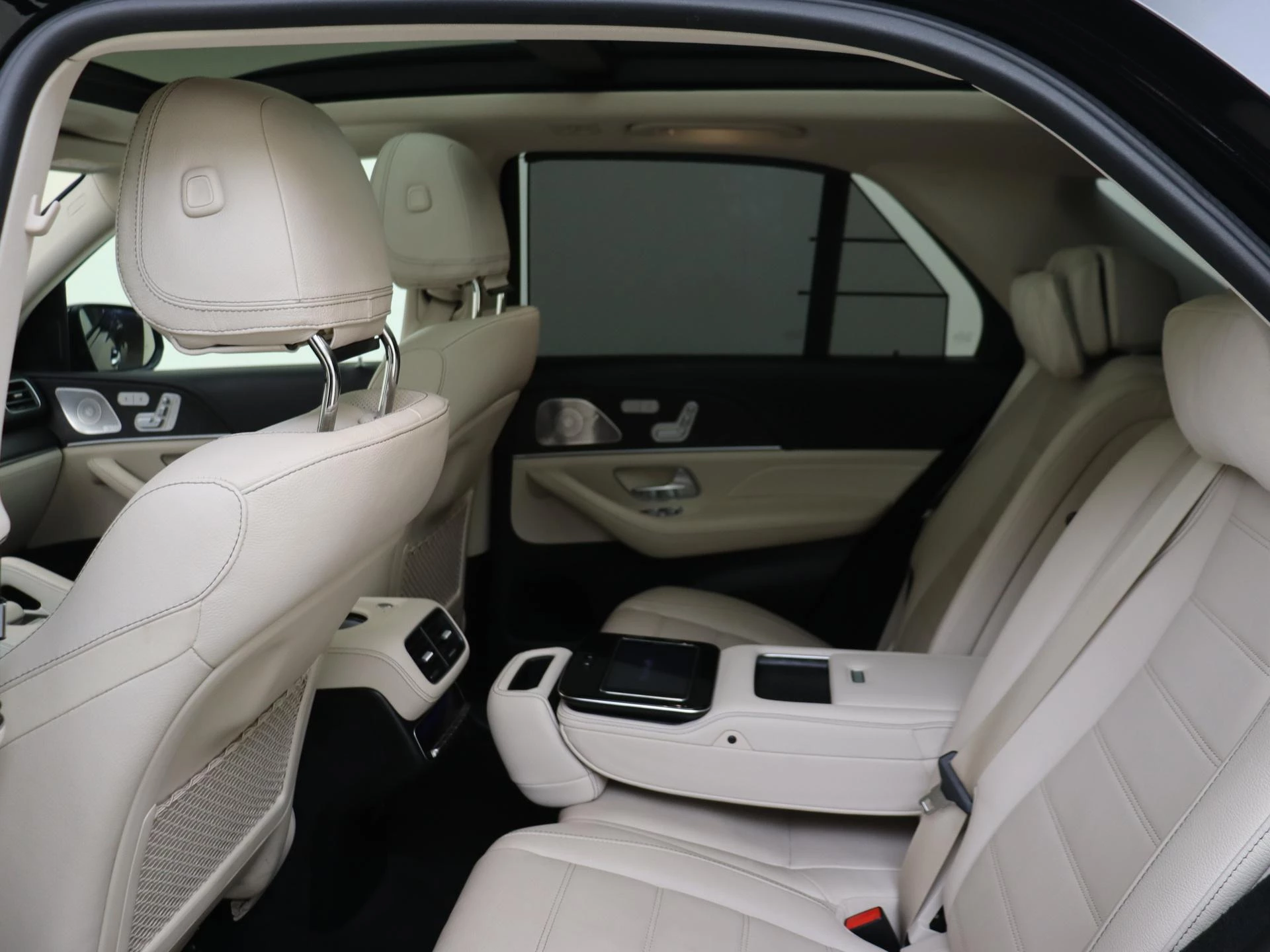 Mercedes-Benz-GLE-image-11