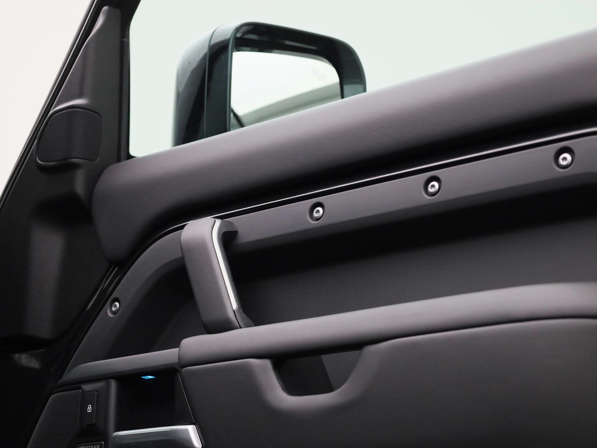 Land Rover-Defender-image-48