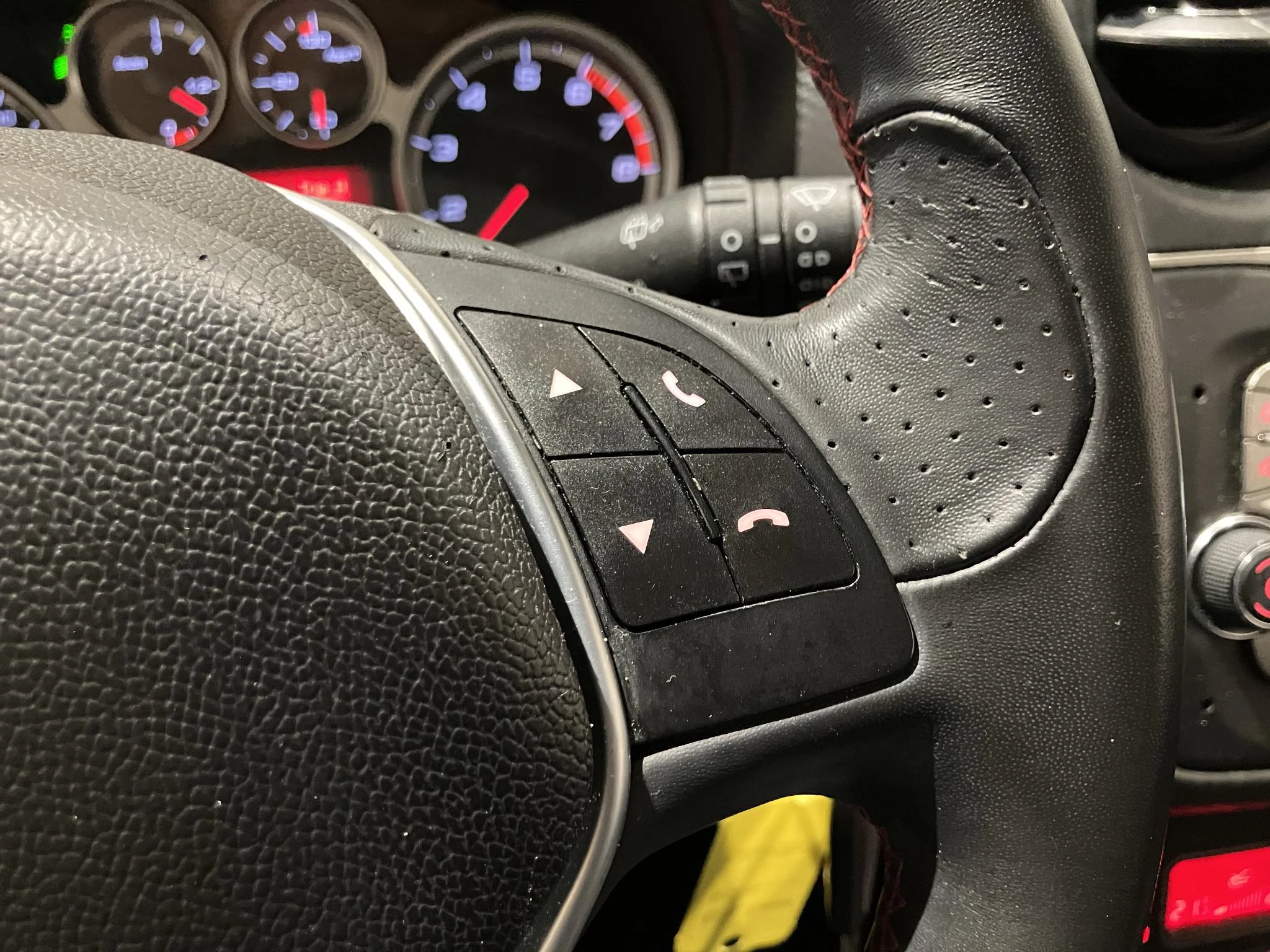 Alfa Romeo-MiTo-image-18