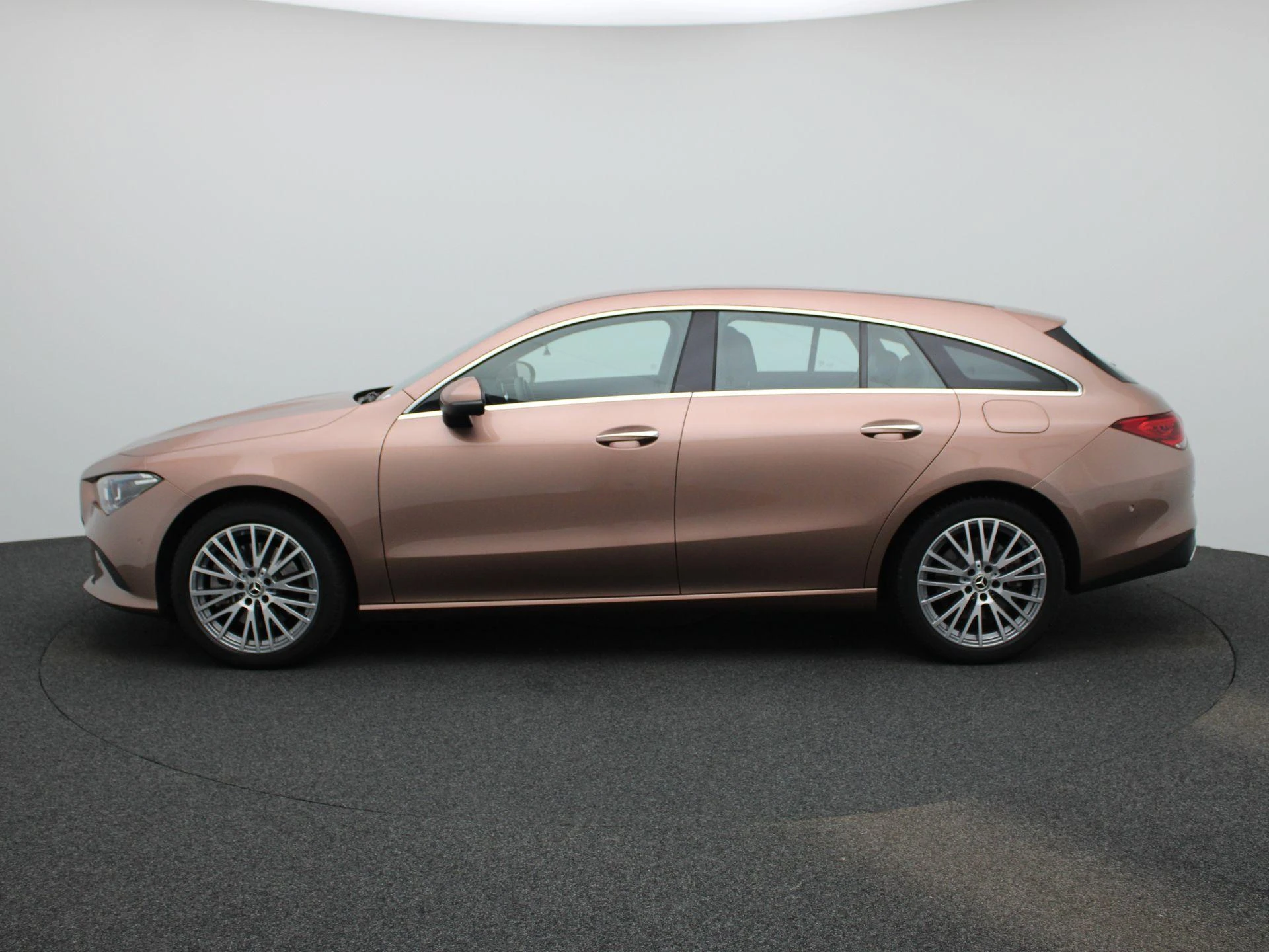 Mercedes-Benz CLA Shooting Brake 250 e Luxury Line