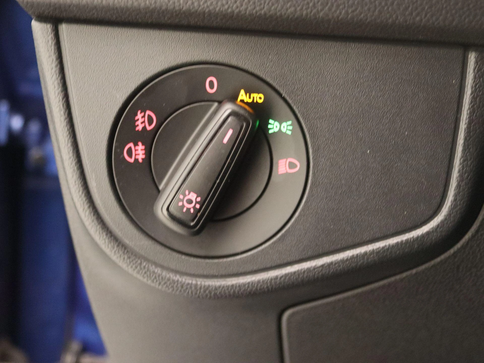 Volkswagen-Polo-image-19