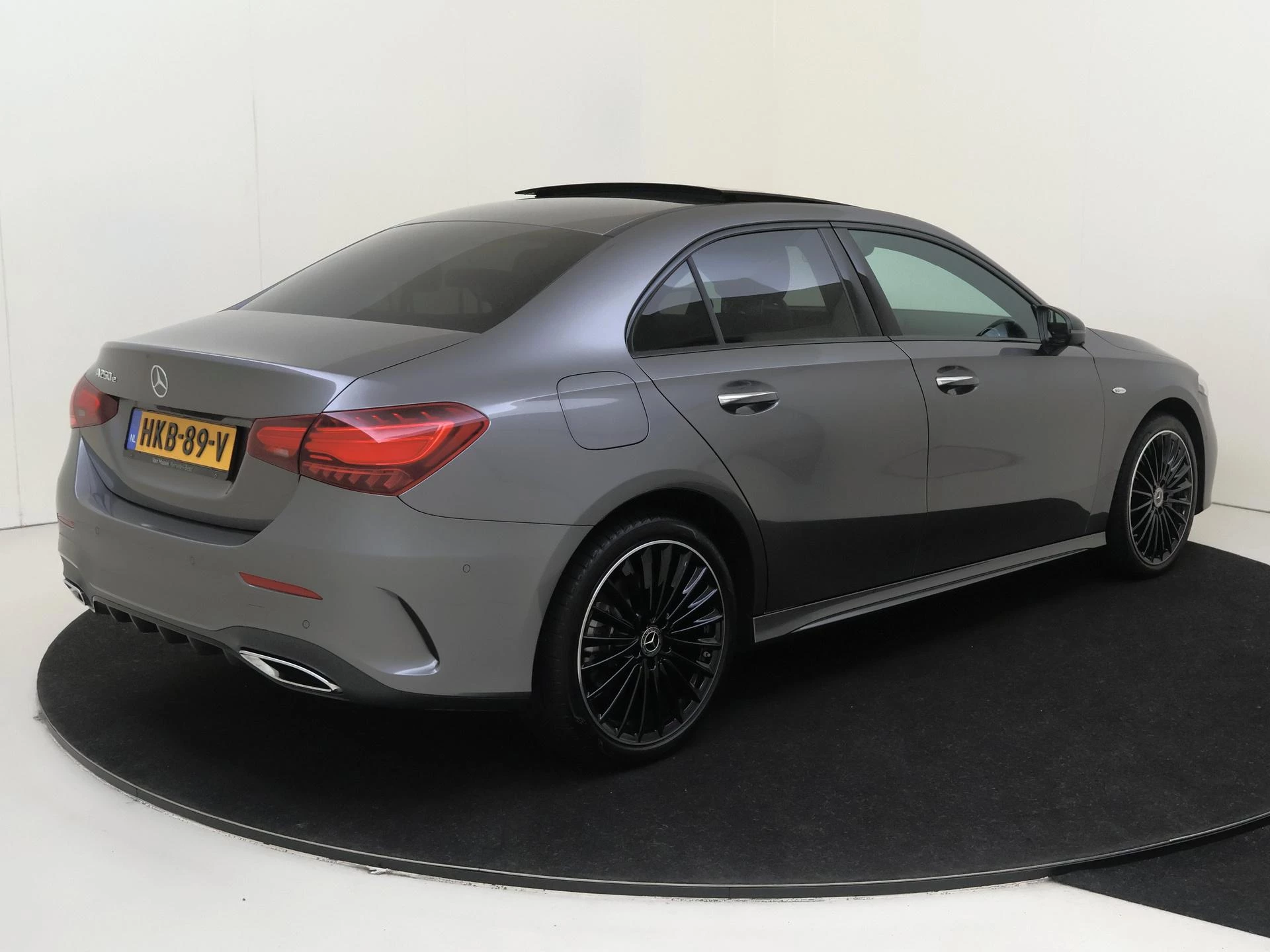Mercedes-Benz A-Klasse 250 e Business Solution AMG