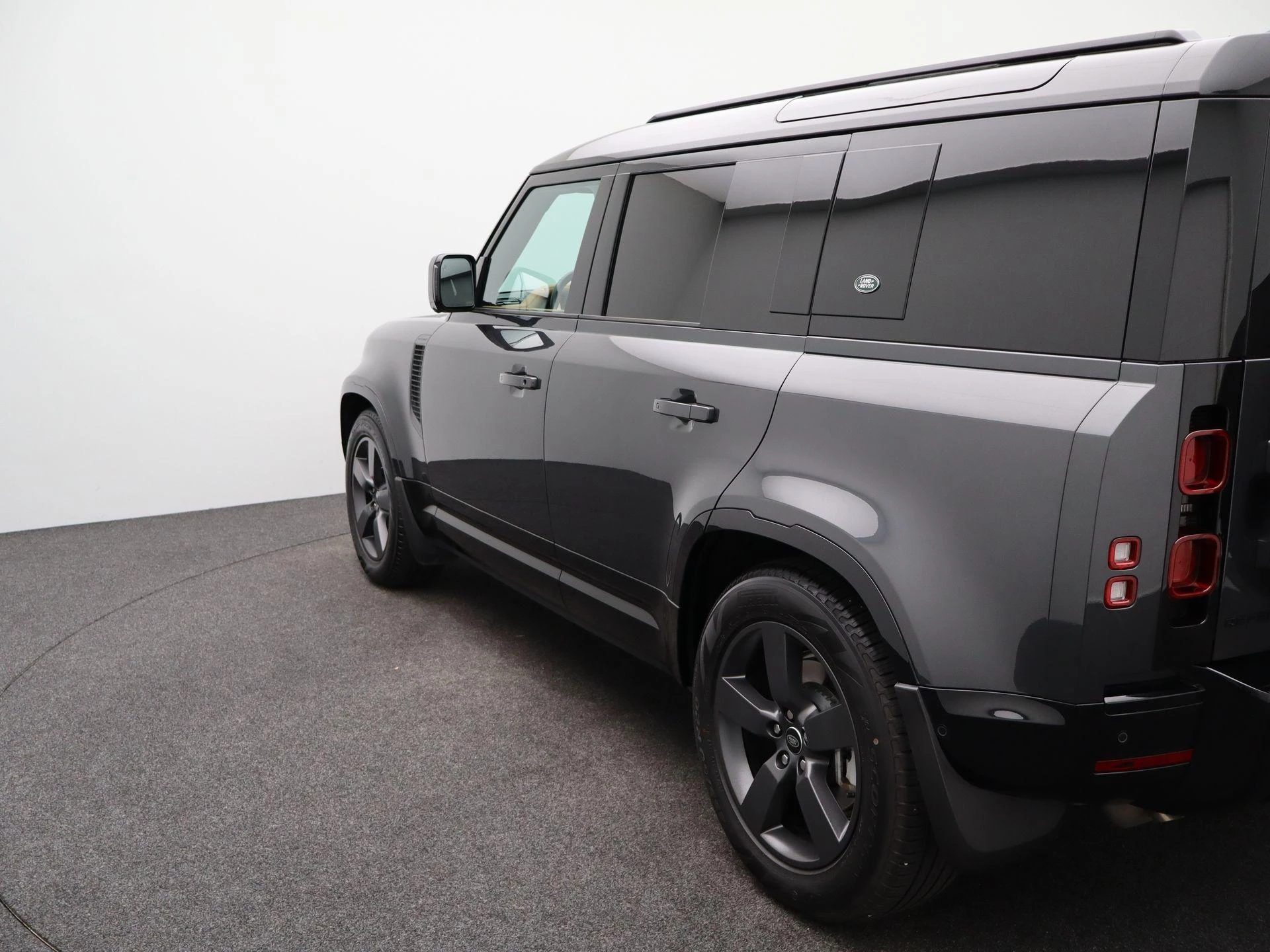 Land Rover-Defender-image-38