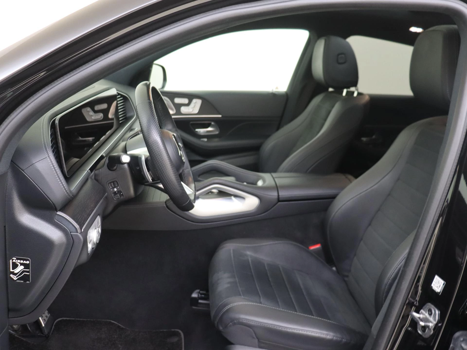 Mercedes-Benz-GLE-image-2