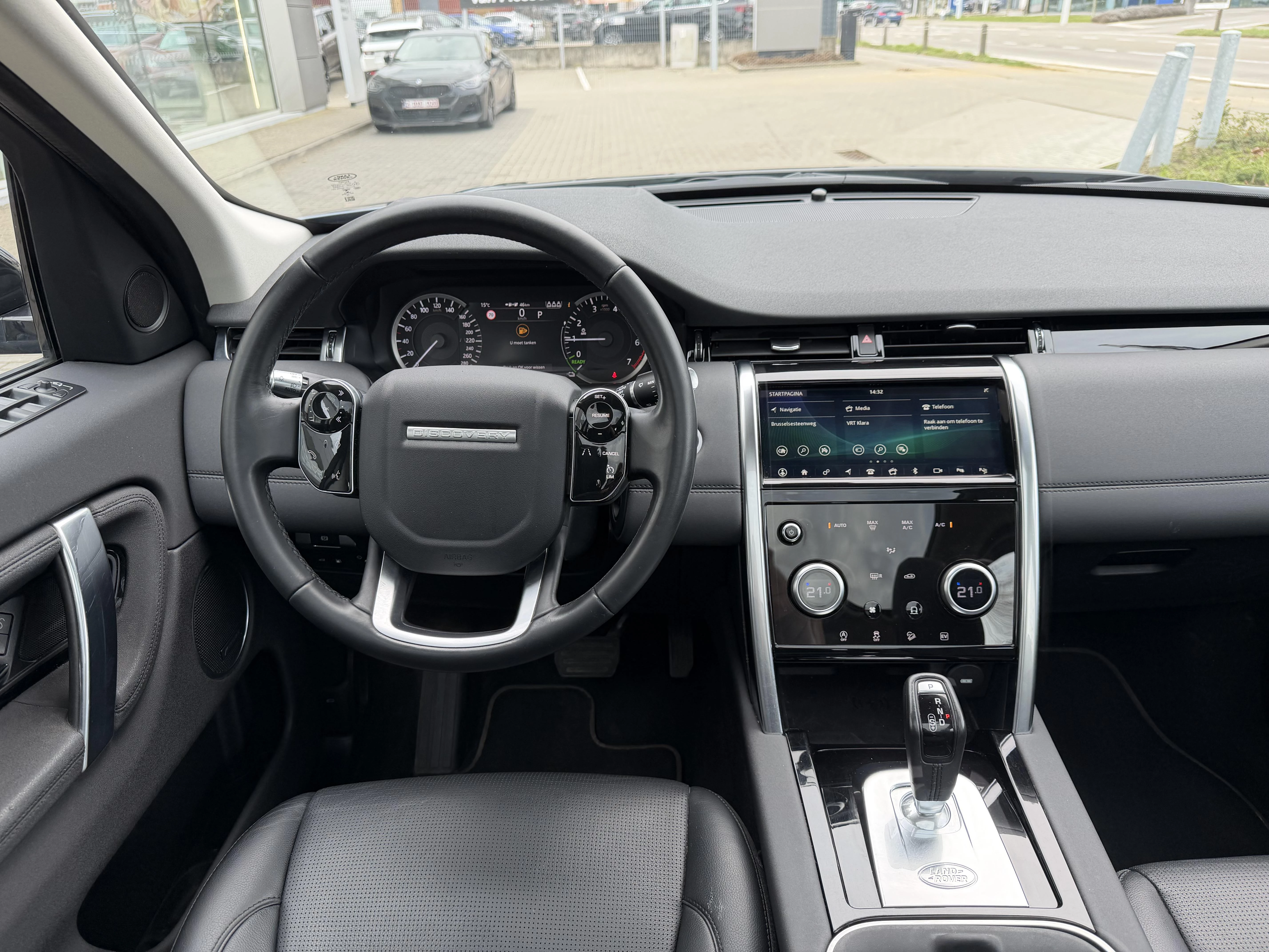 Land Rover-Discovery Sport-image-10