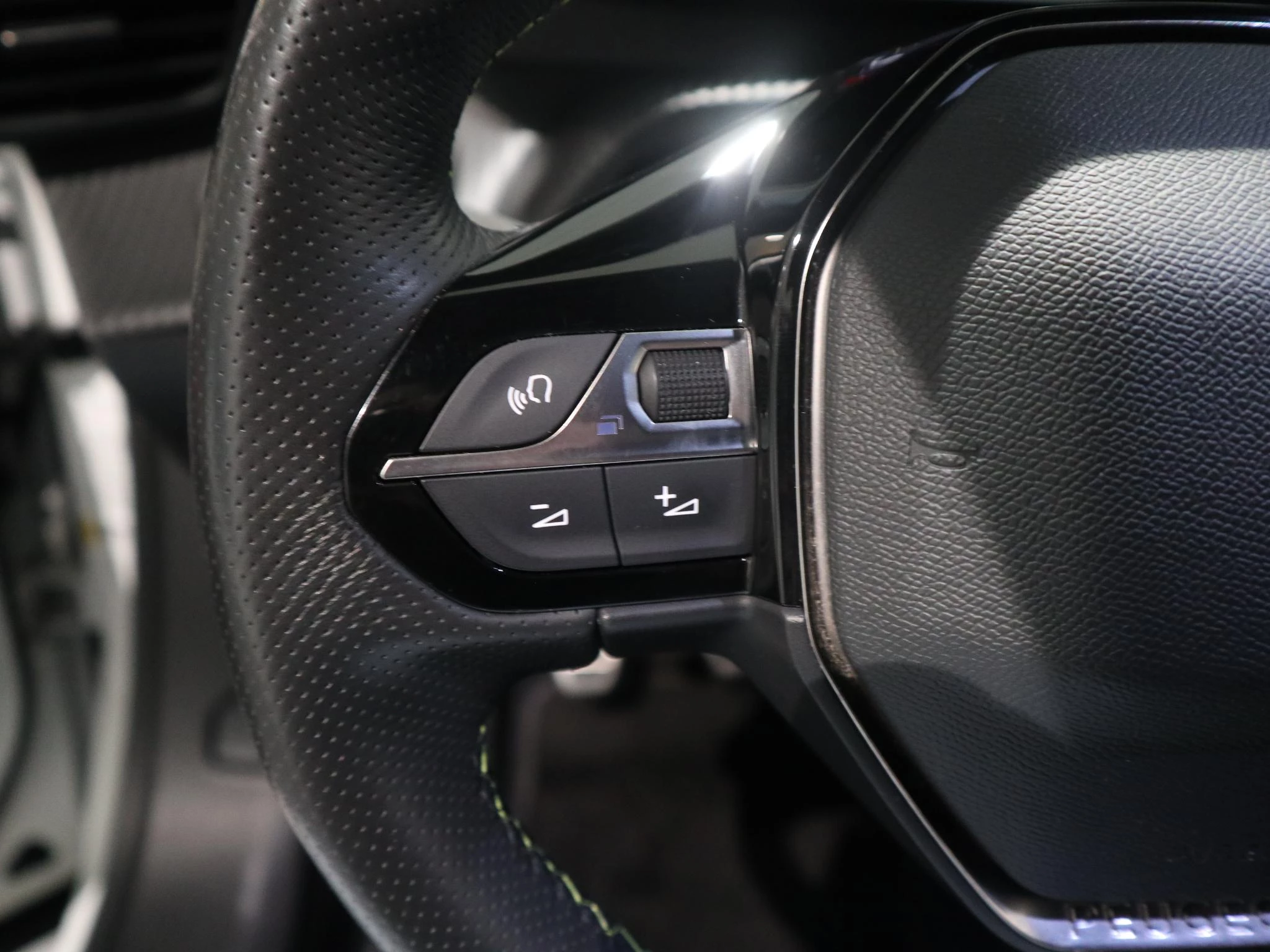 Peugeot-2008-image-12