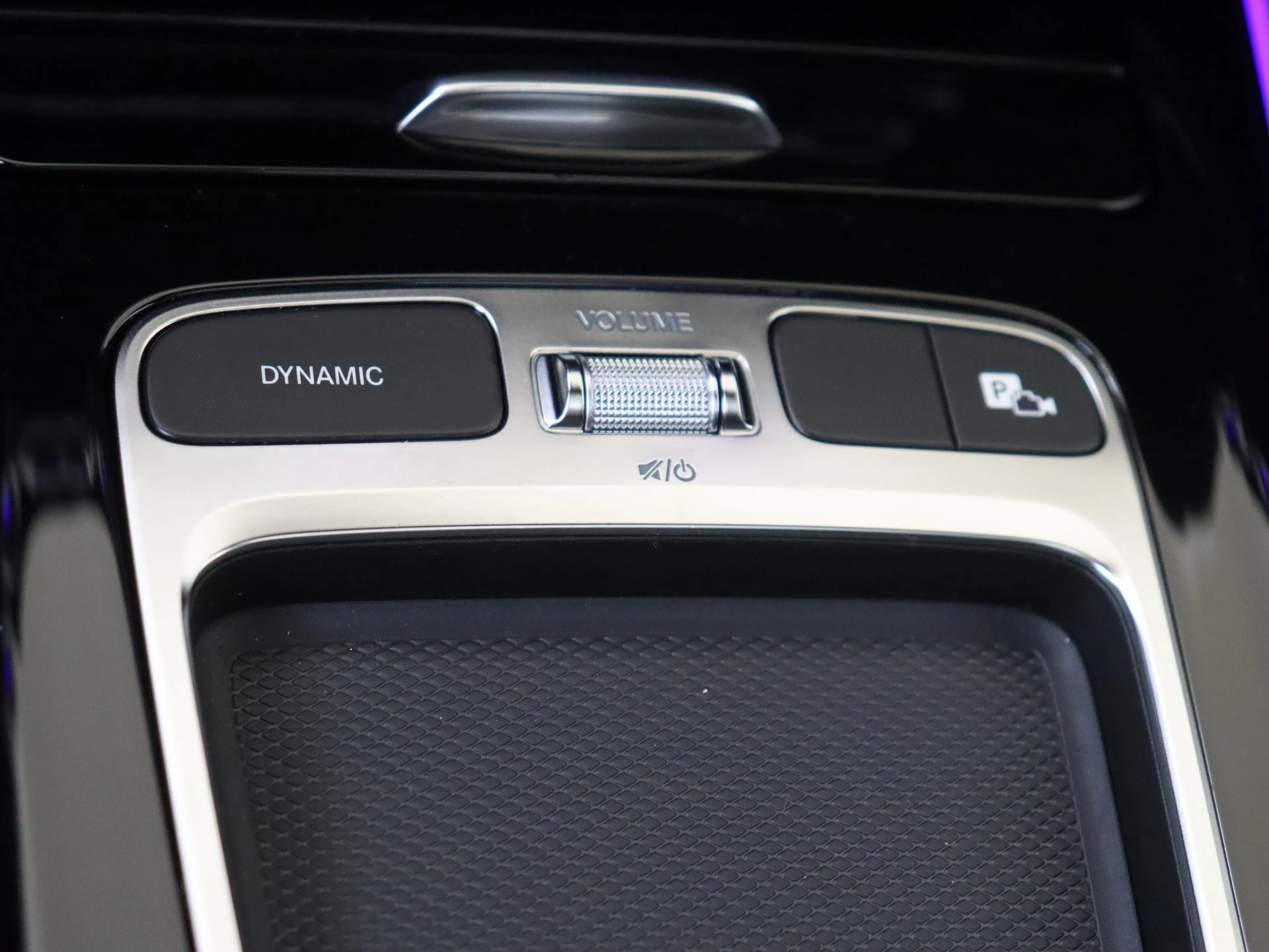 Mercedes-Benz-GLA-image-20