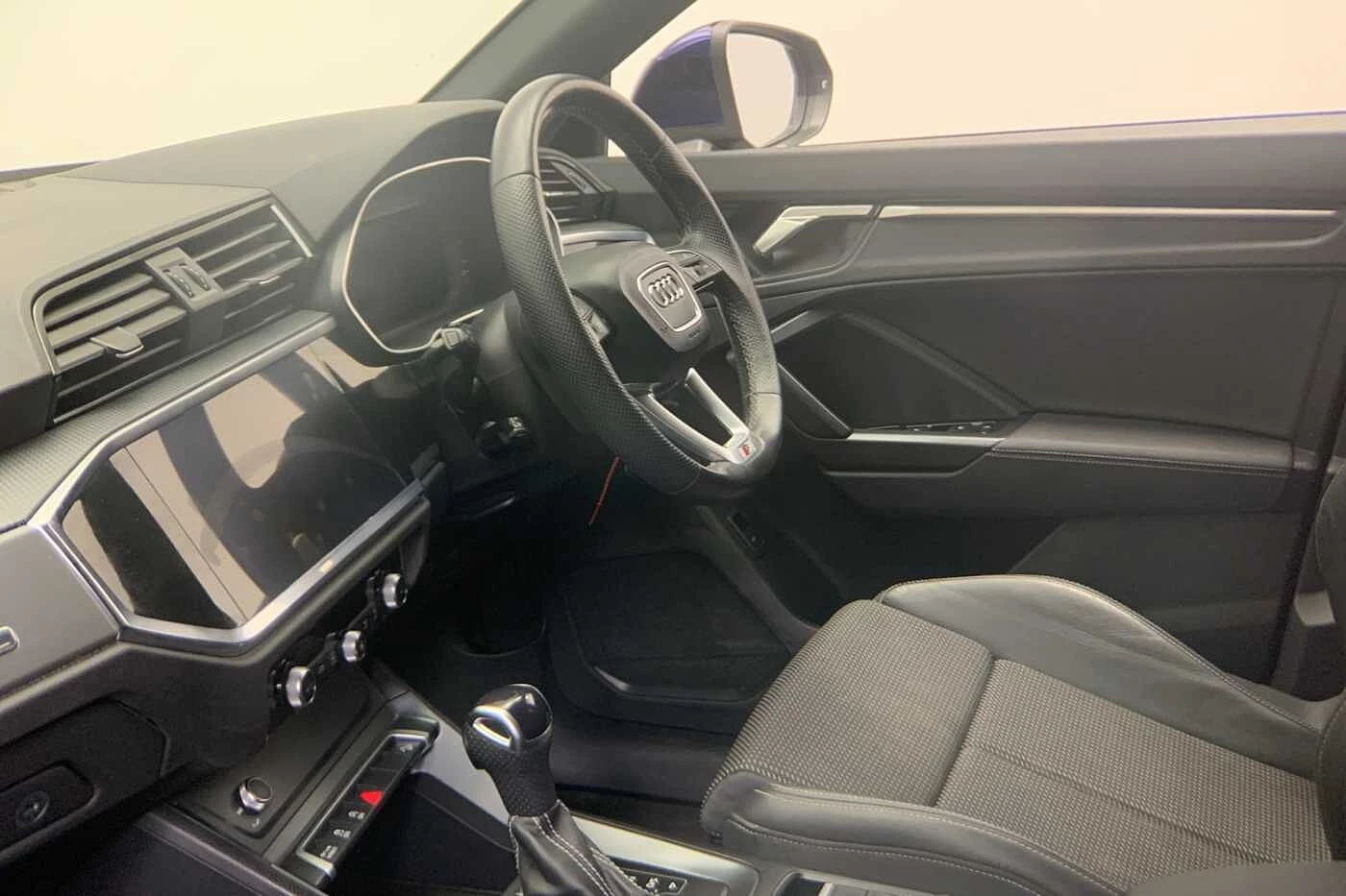 Audi-Q3-image-11