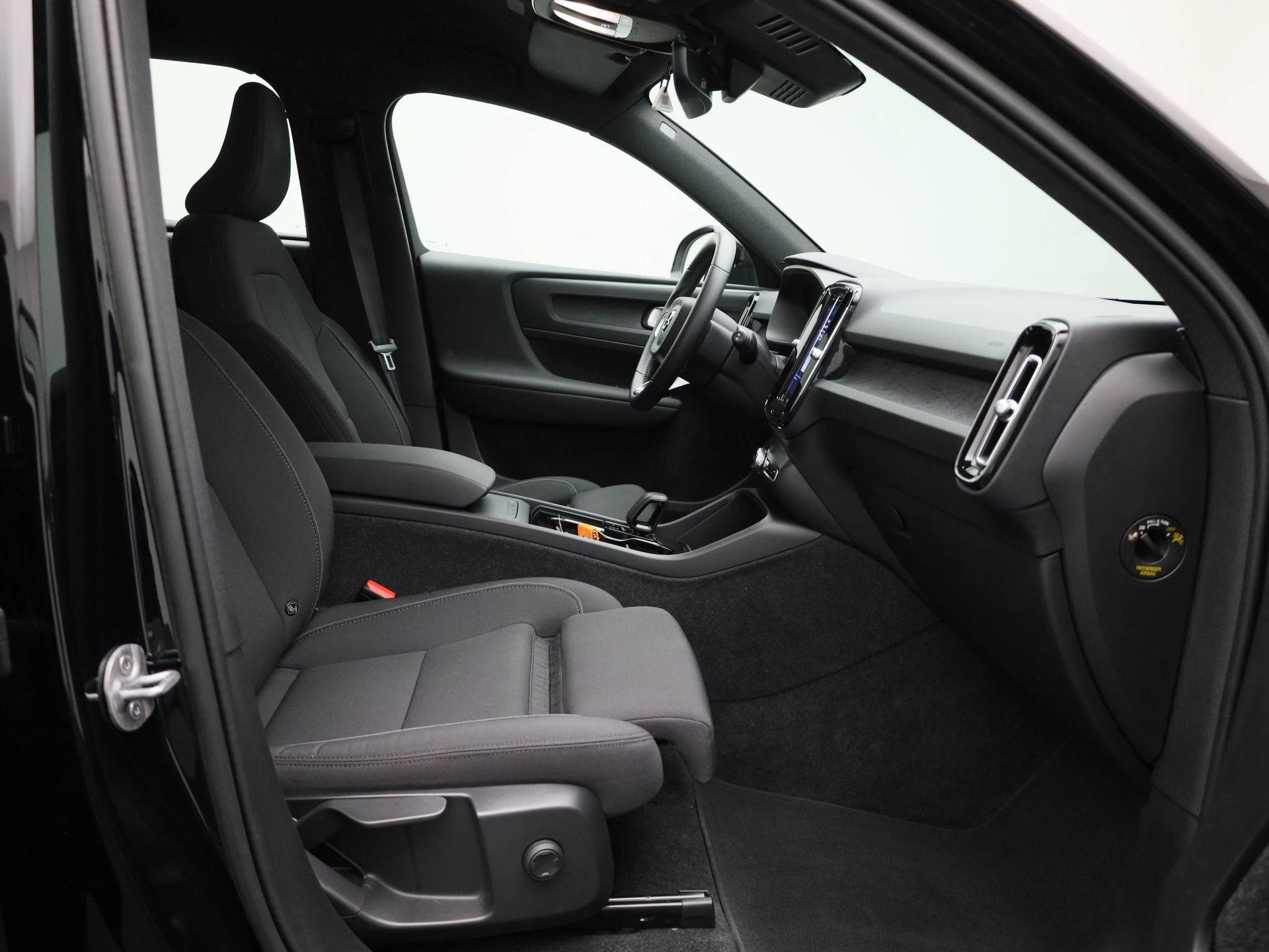 Volvo-XC40-image-32