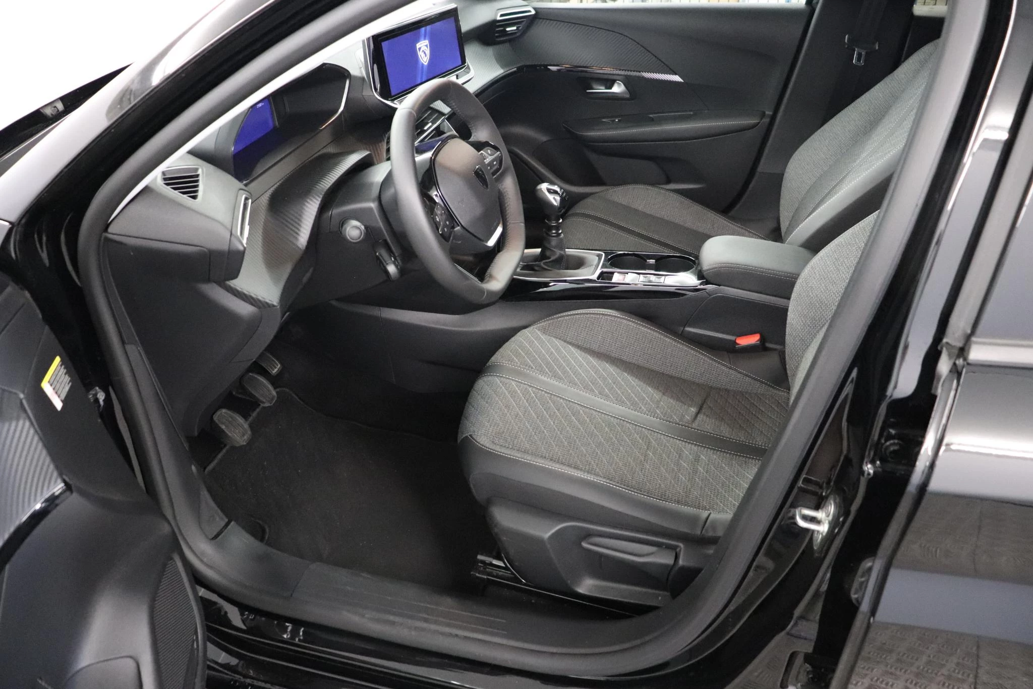 Peugeot 208 1.2 HYBRID 136 e-DSC6 Allure