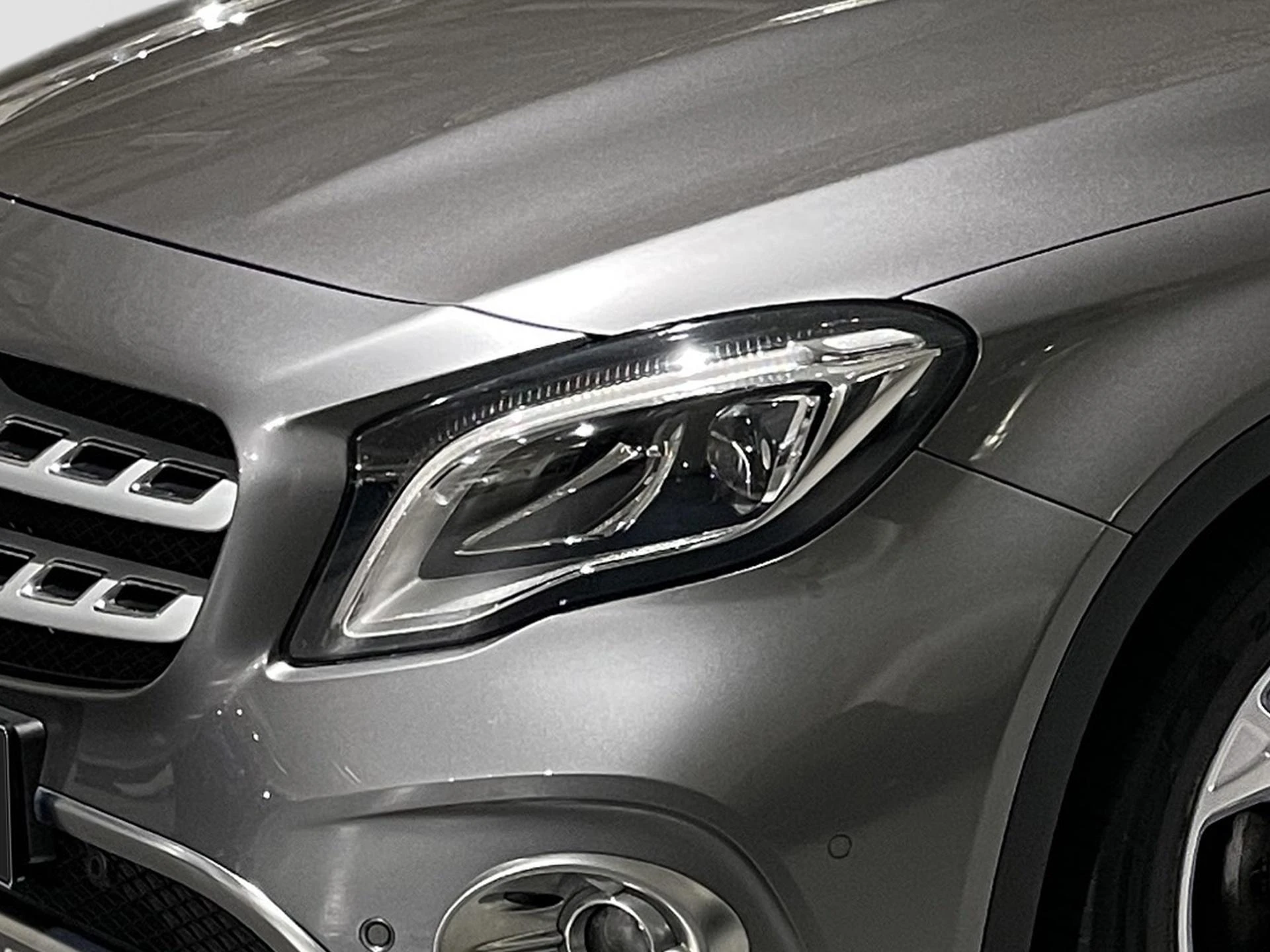 Mercedes-Benz-GLA-image-20