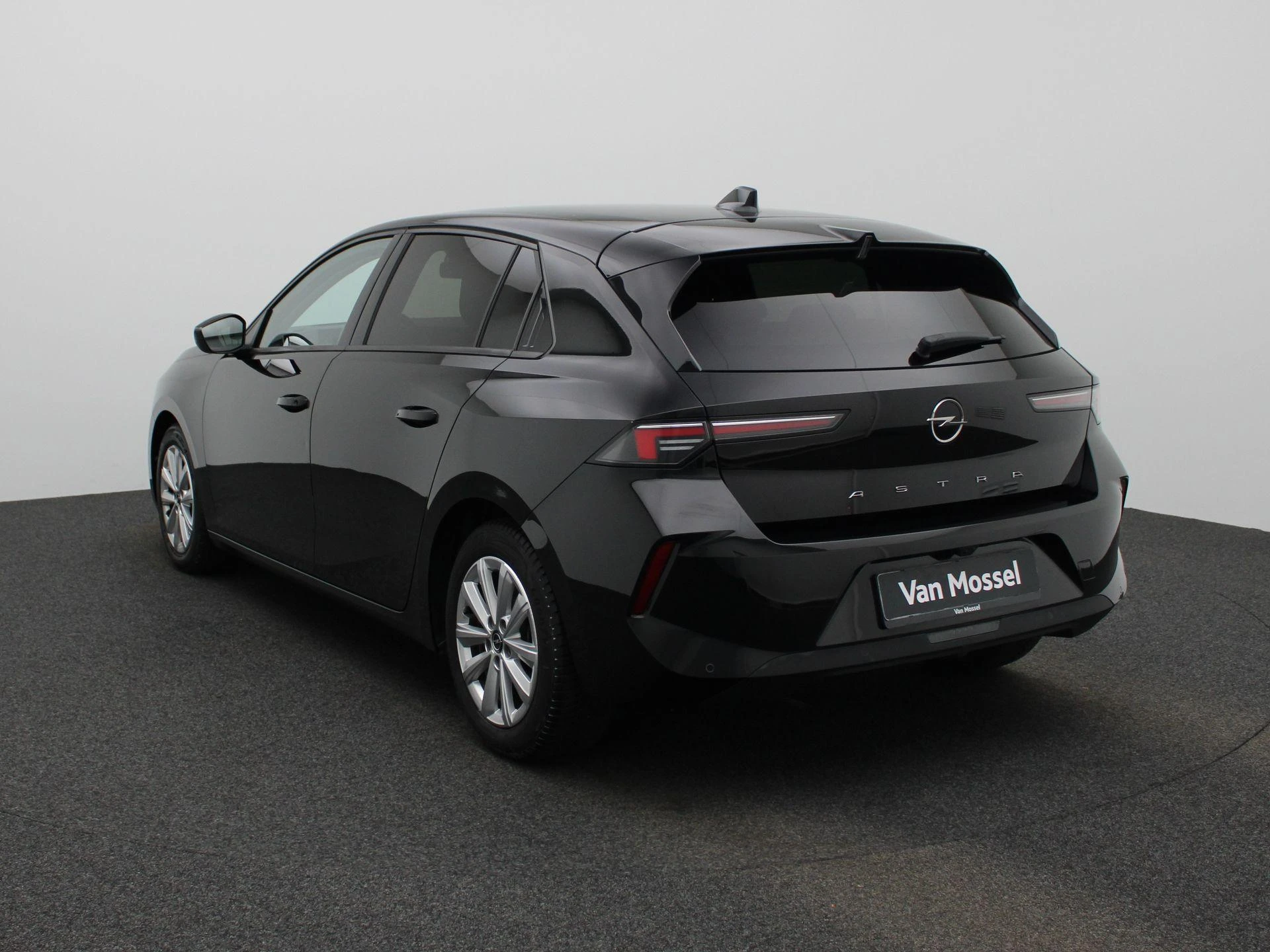 Opel-Astra-image-1