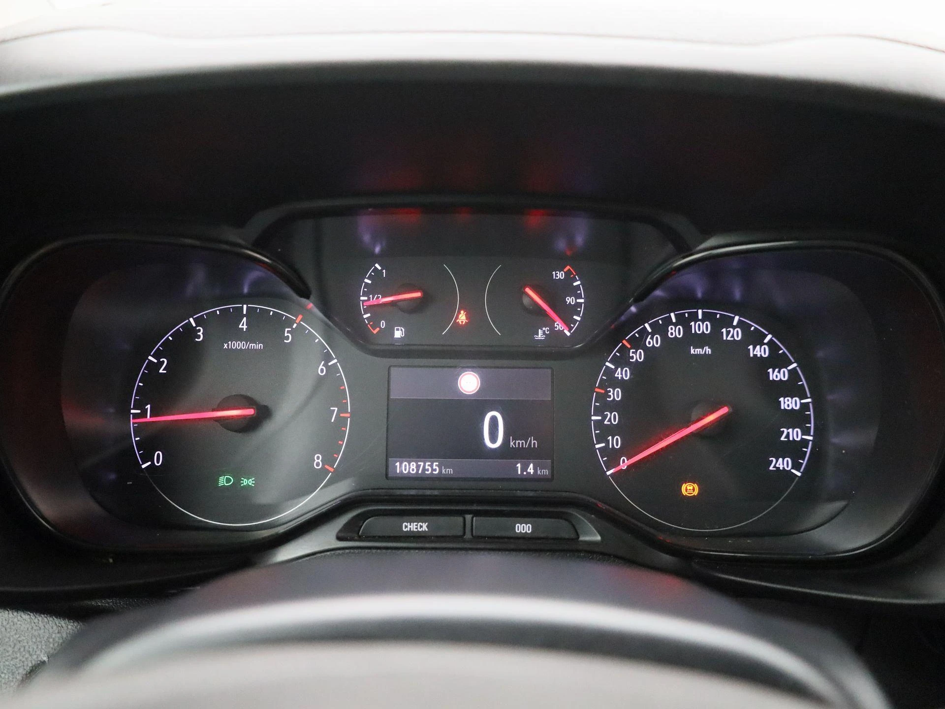 Opel-Combo Life-image-15