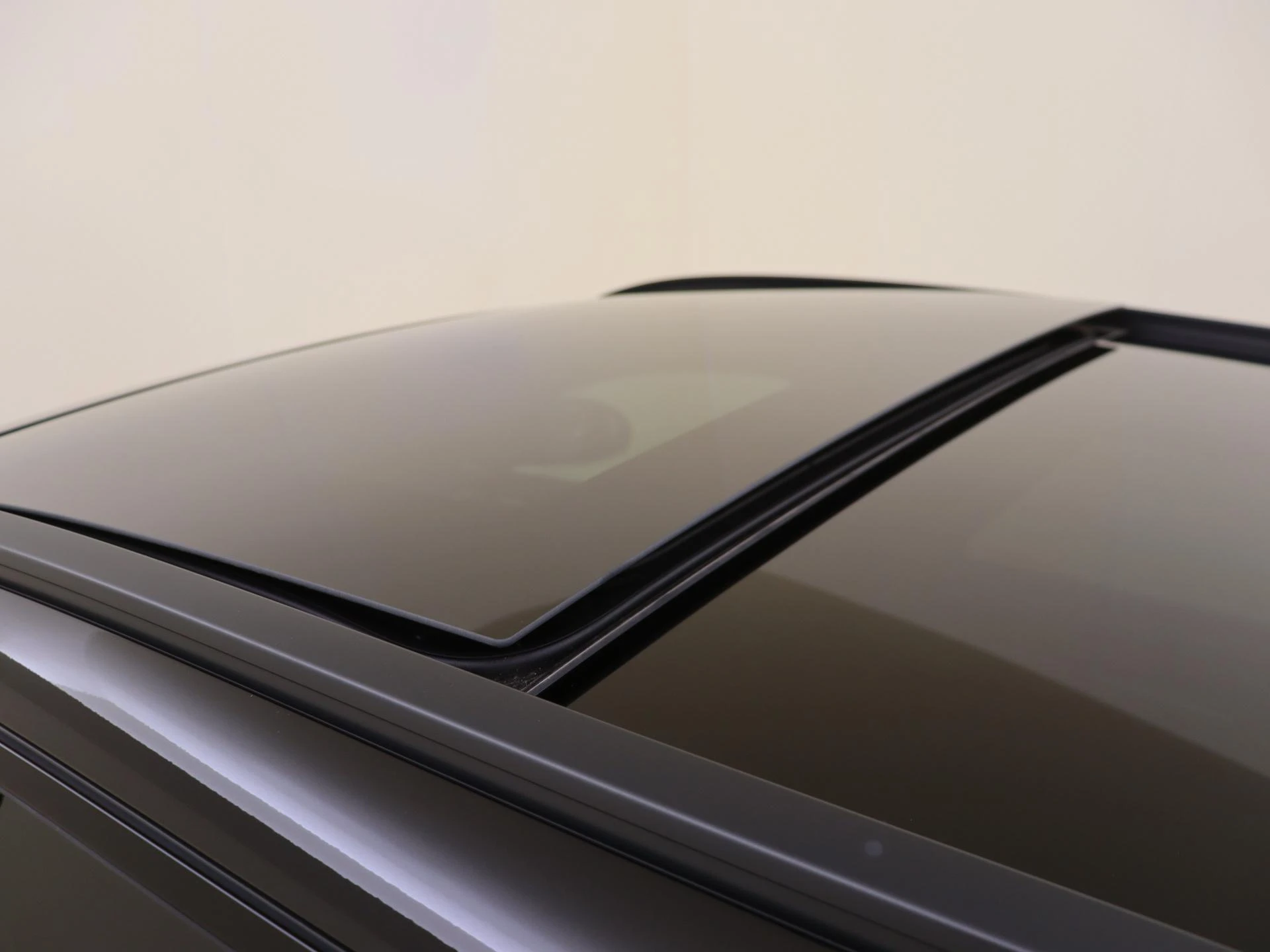 Mercedes-Benz-C-Klasse-image-25