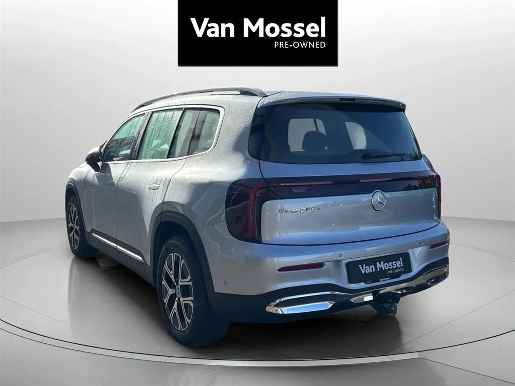 Mercedes-Benz-GLB-image-6