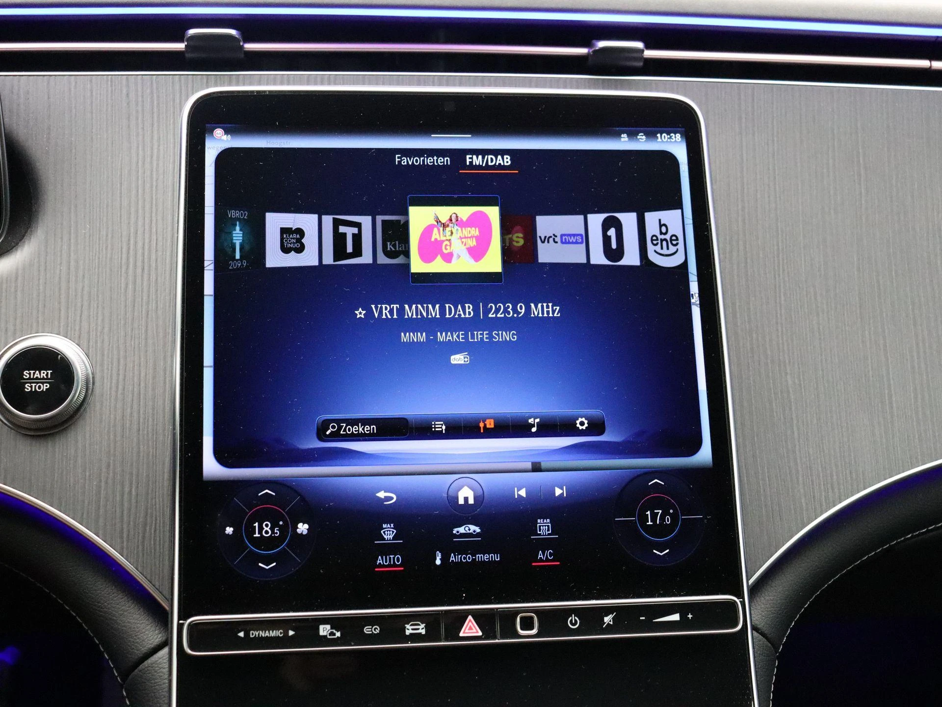 Mercedes-Benz-EQE-image-13